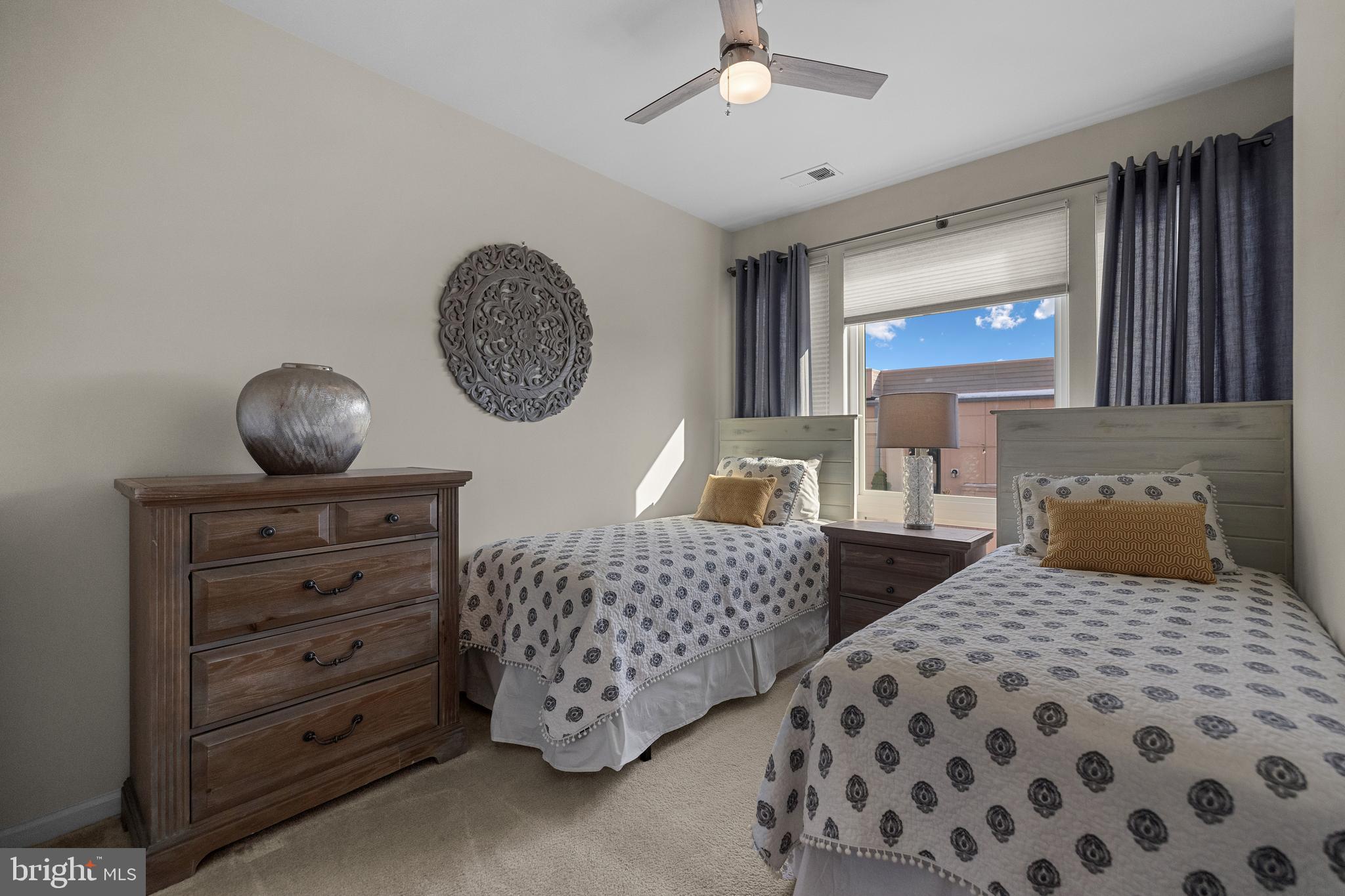 CAMBRIA SQUARE - Residential