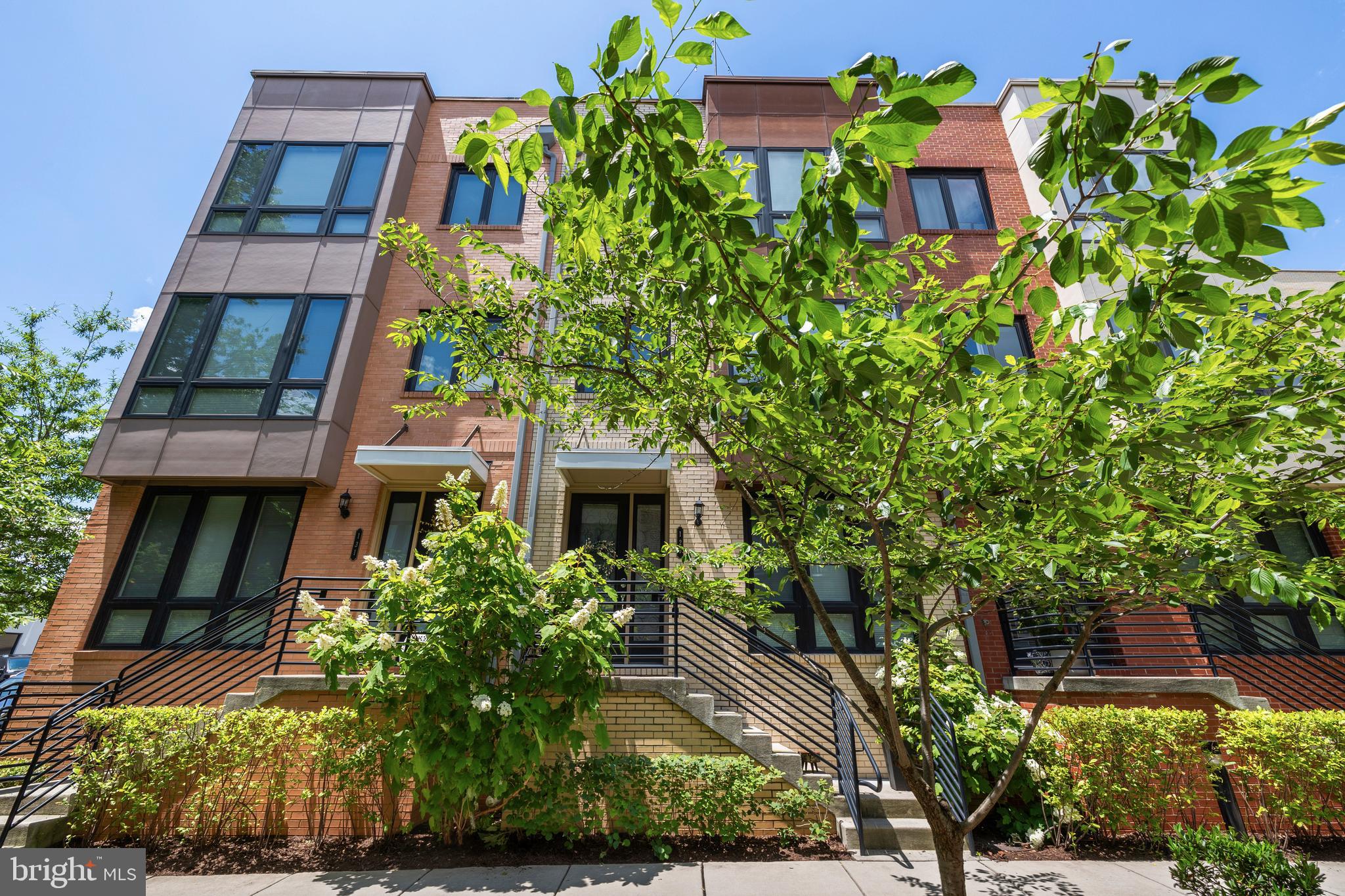 CAMBRIA SQUARE - Residential