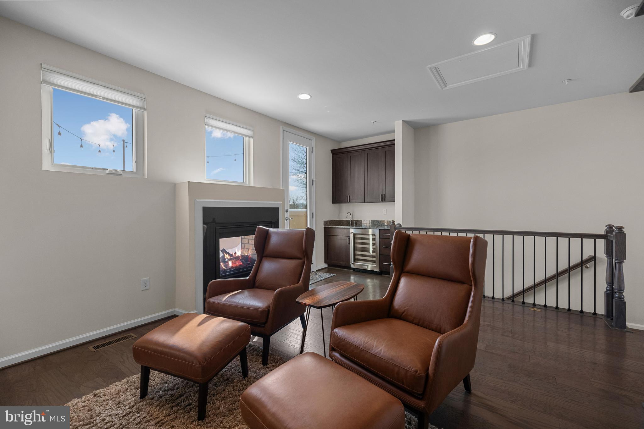 CAMBRIA SQUARE - Residential