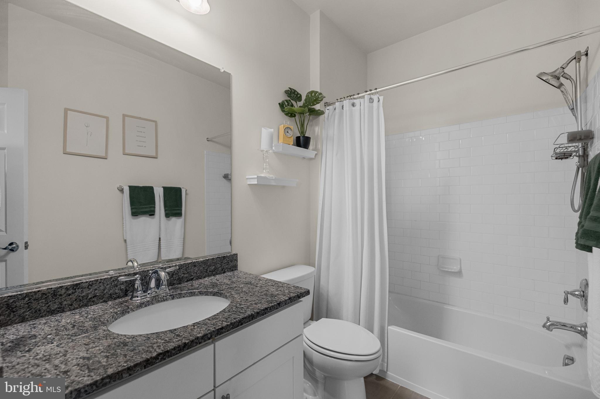 CAMBRIA SQUARE - Residential