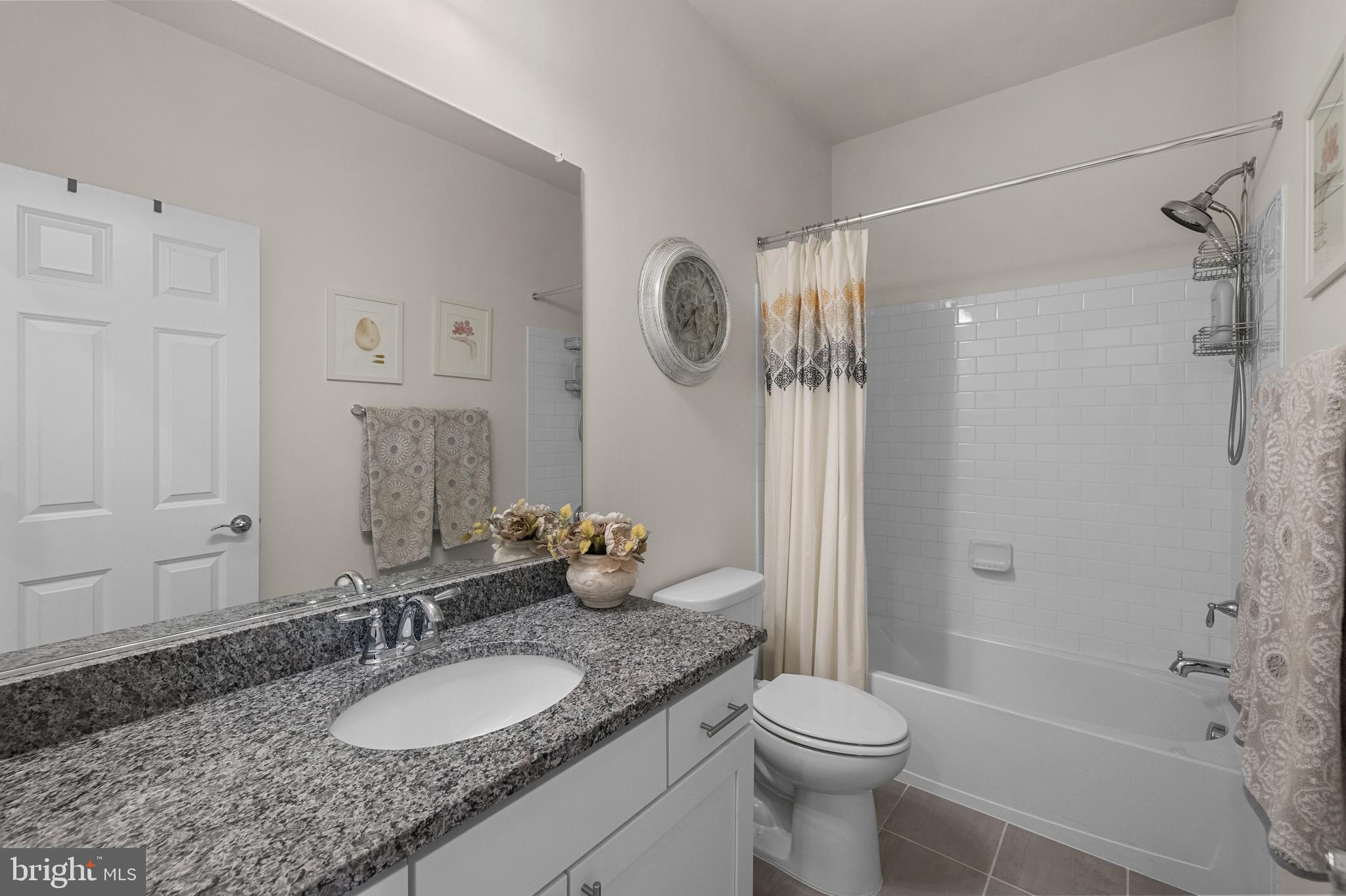 CAMBRIA SQUARE - Residential