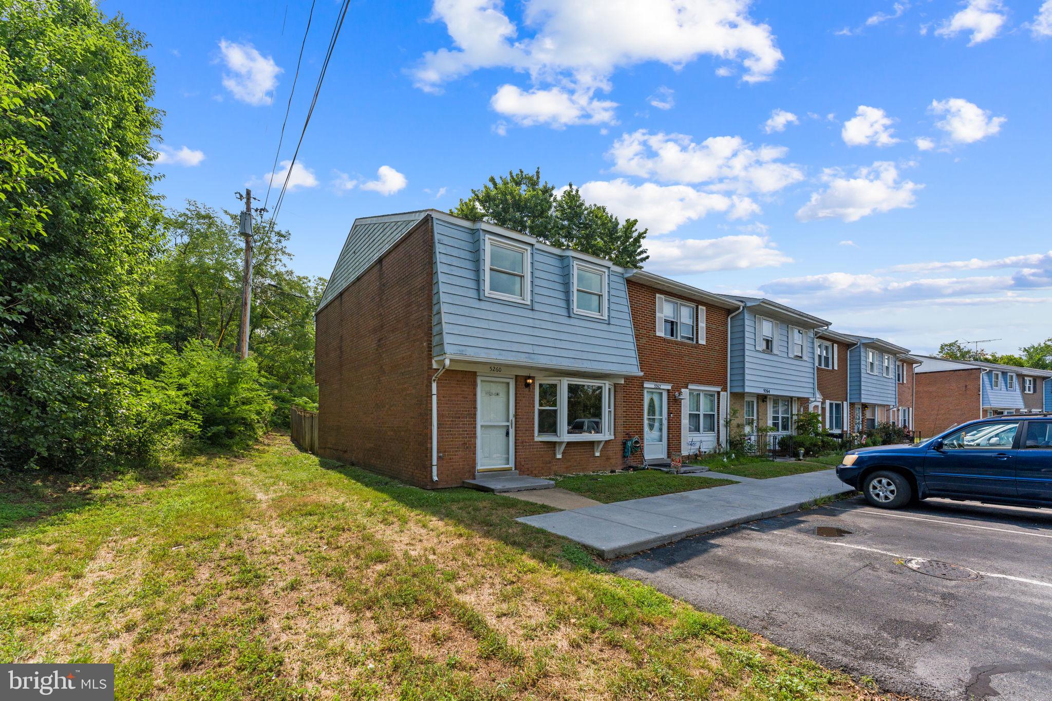 MOWERY TOWNHOUSES - Residential