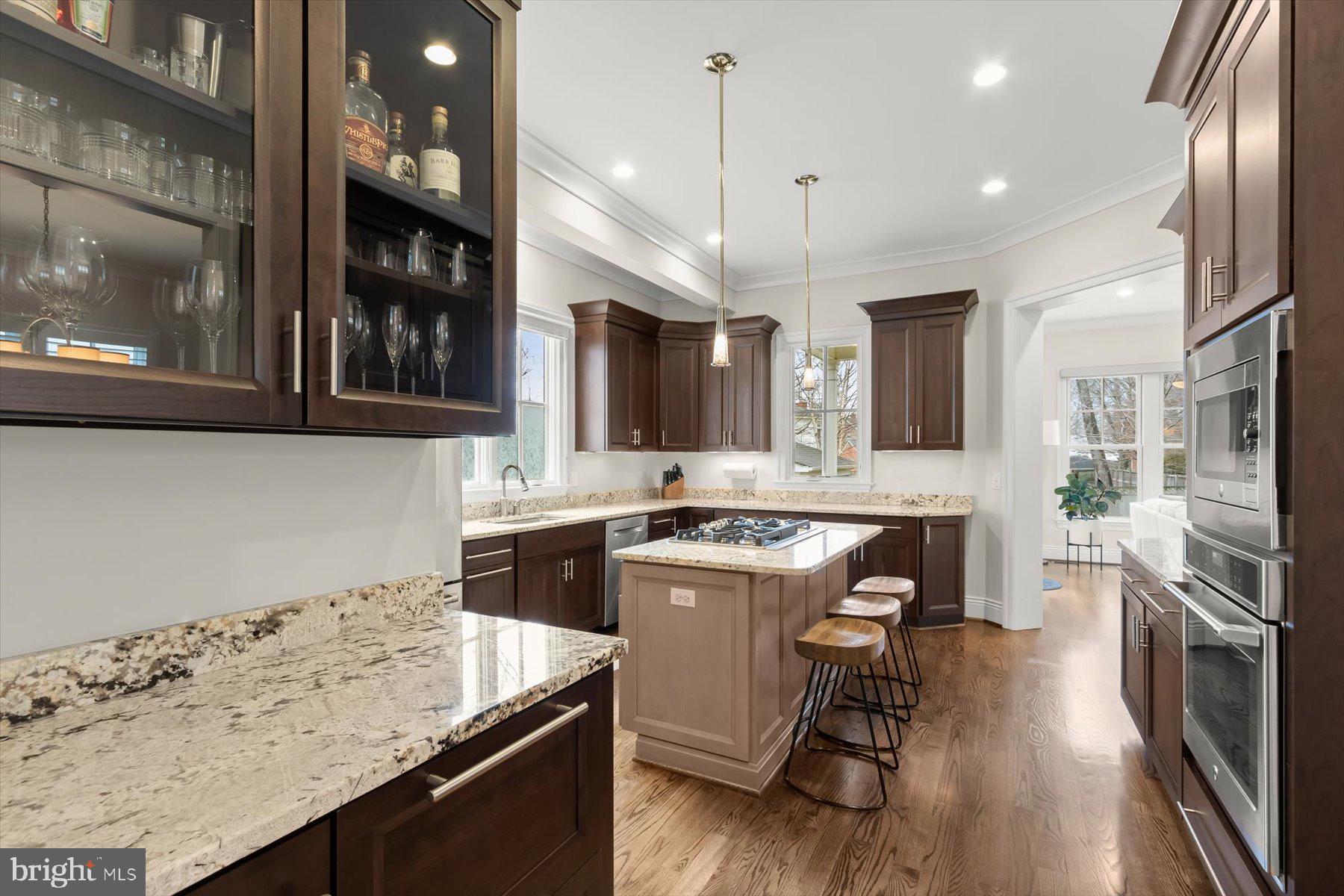 GROVE AVENUE - Residential