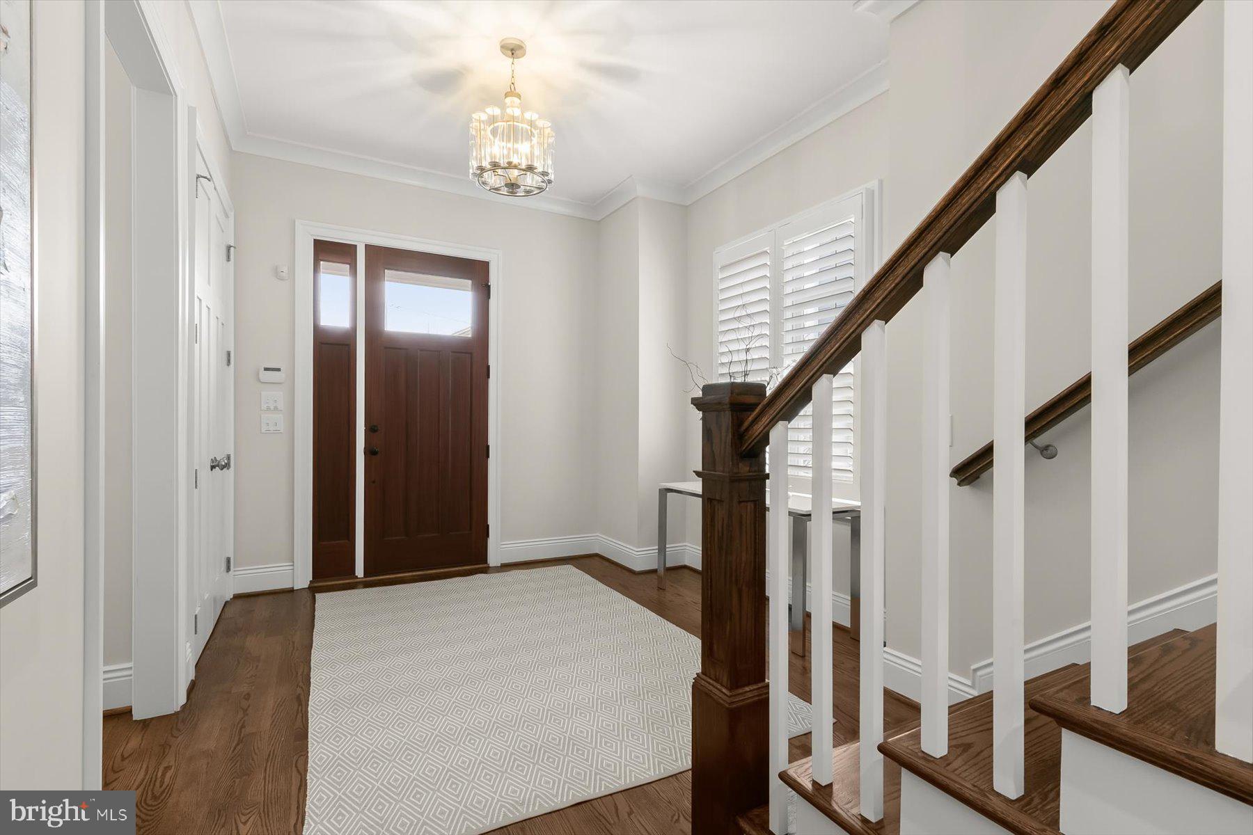 GROVE AVENUE - Residential