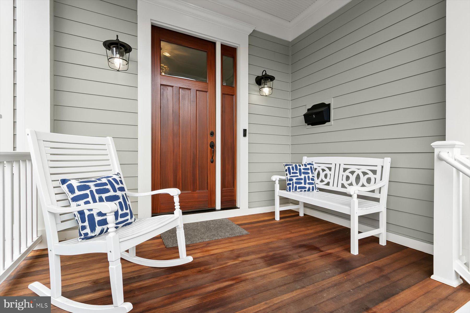 GROVE AVENUE - Residential