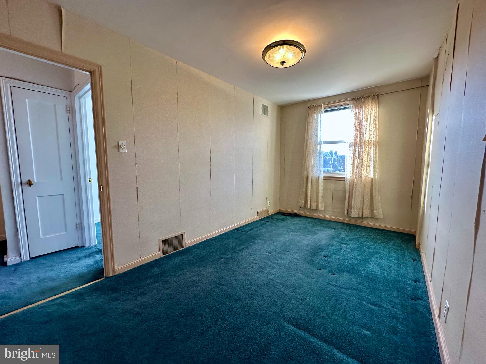 OXFORD CIRCLE - Residential