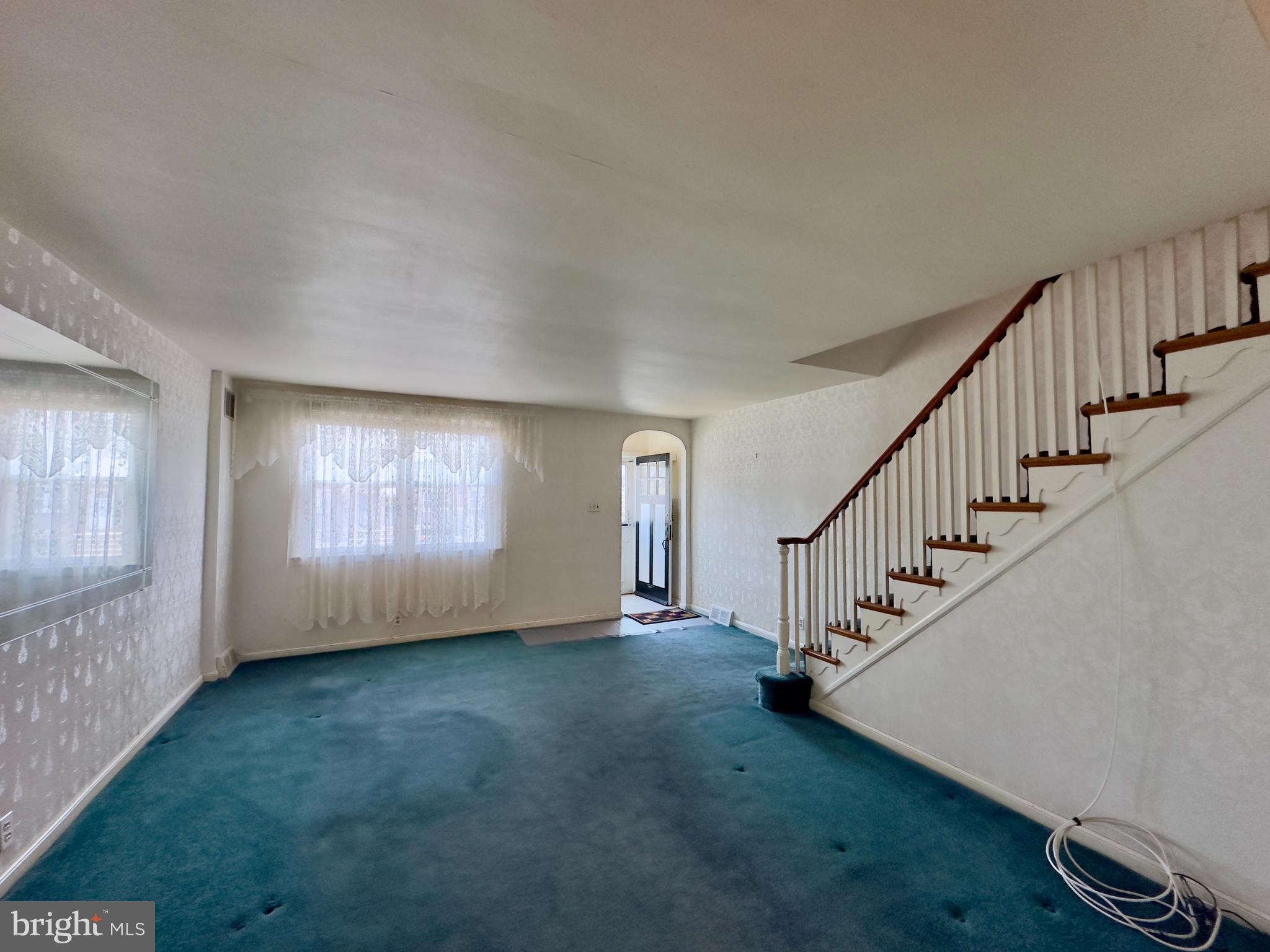 OXFORD CIRCLE - Residential