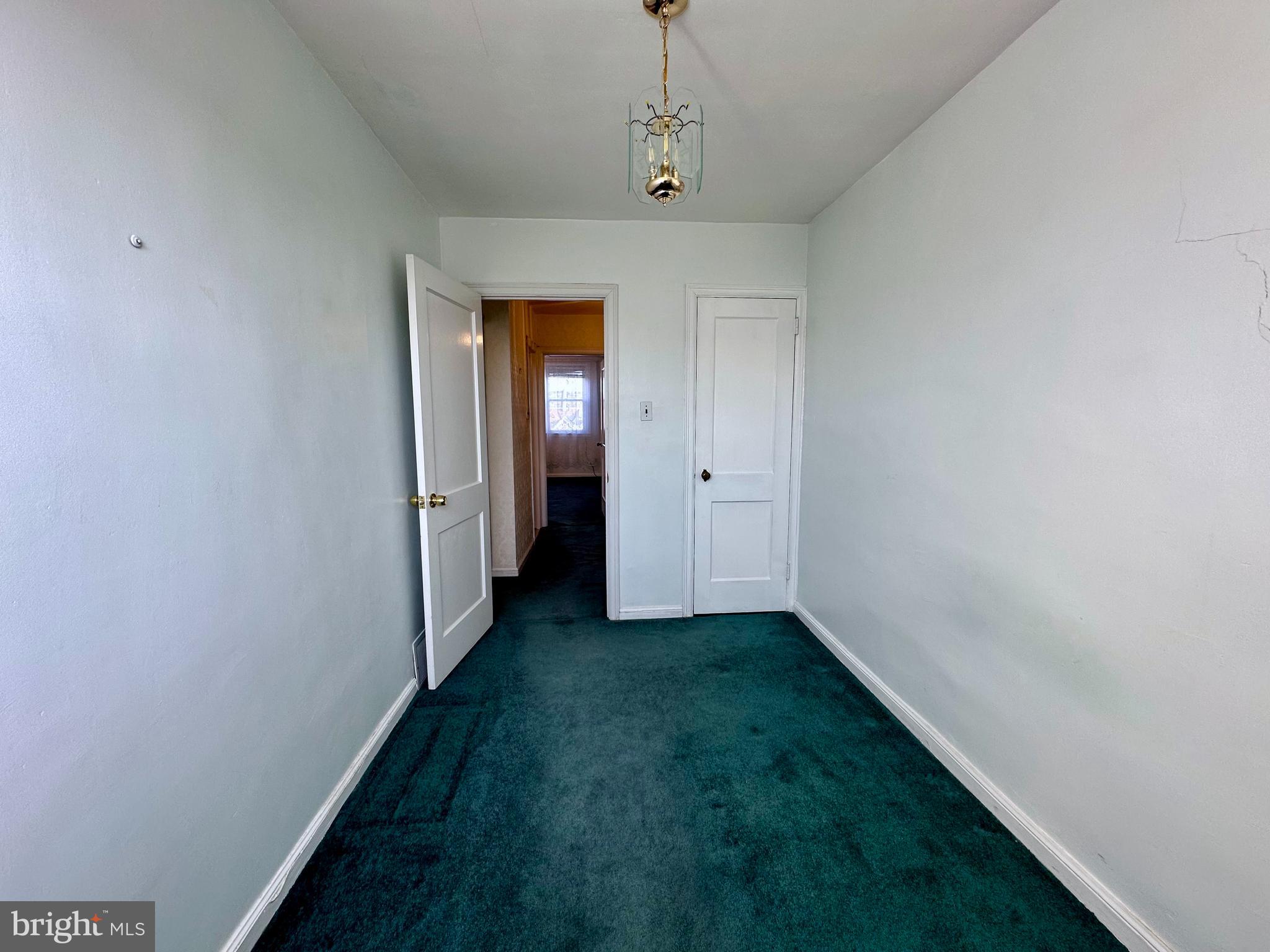 OXFORD CIRCLE - Residential