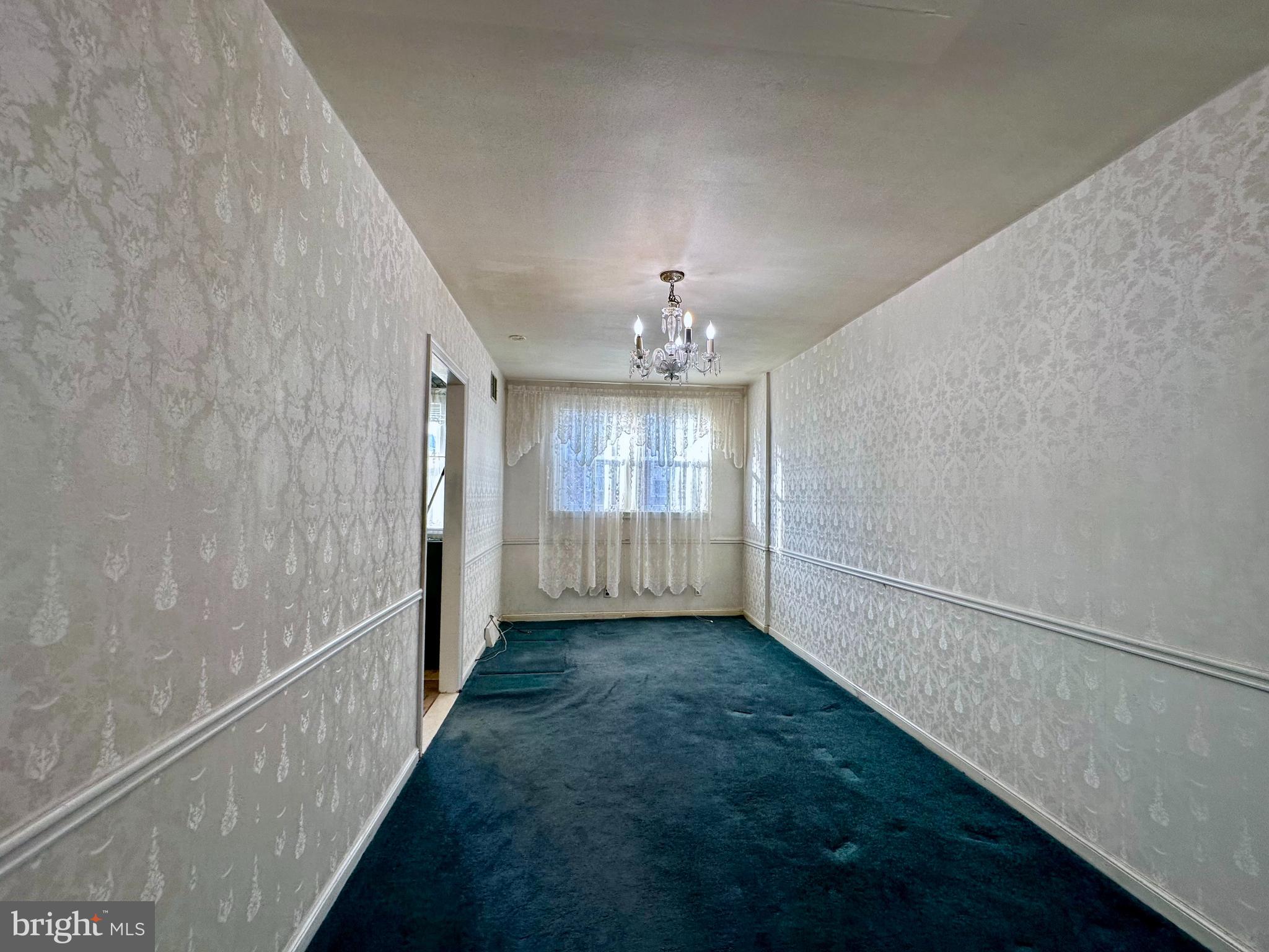 OXFORD CIRCLE - Residential
