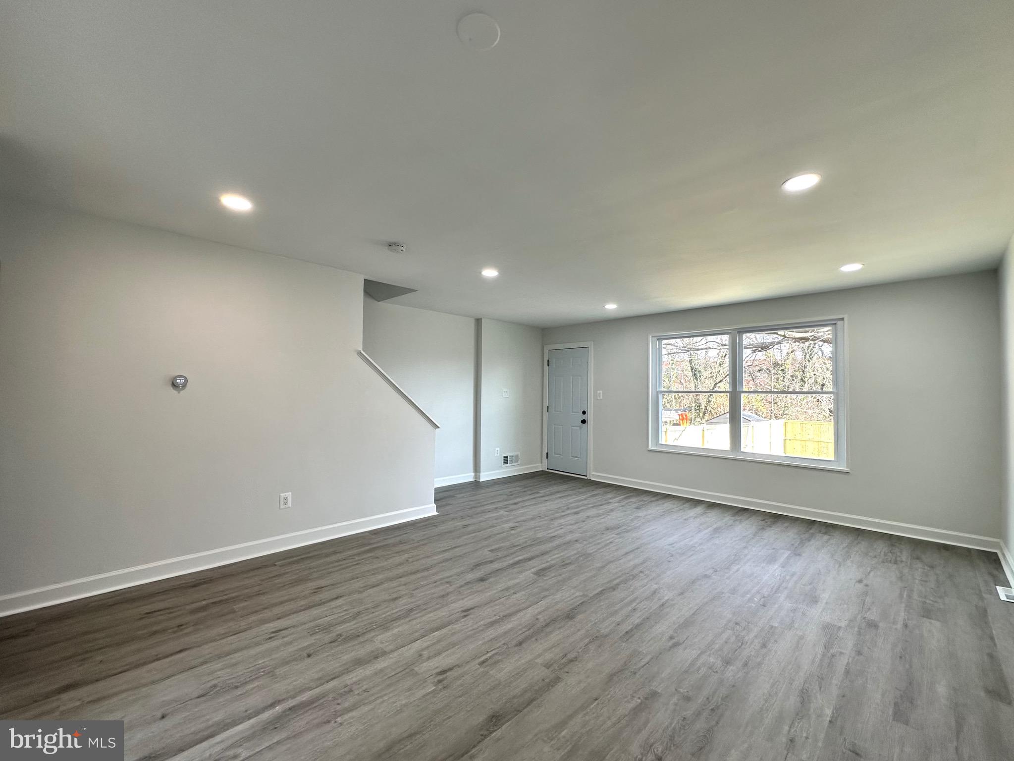 GLASSMANOR - Residential