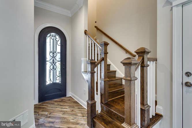 LANGLEY MANOR - Residential