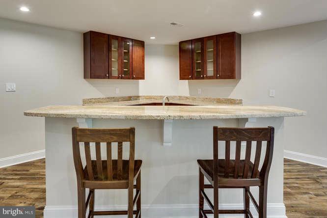 LANGLEY MANOR - Residential