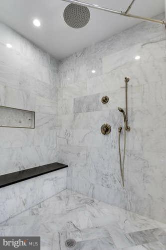 LANGLEY MANOR - Residential