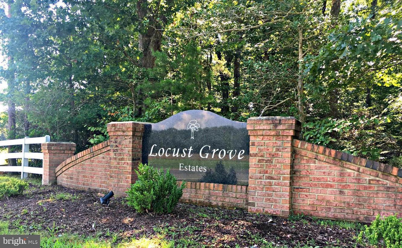 LOCUST GROVE ESTATES - Land