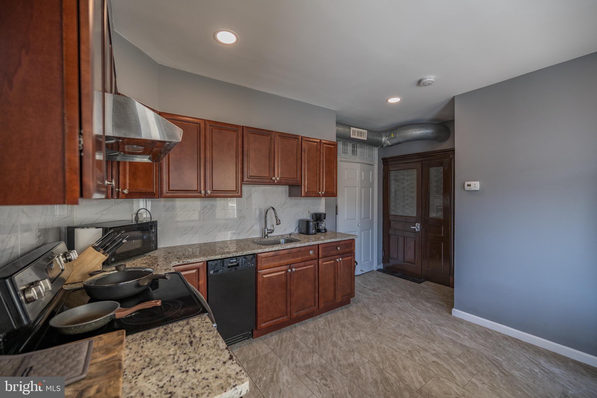 FAIRMOUNT - Residential Income