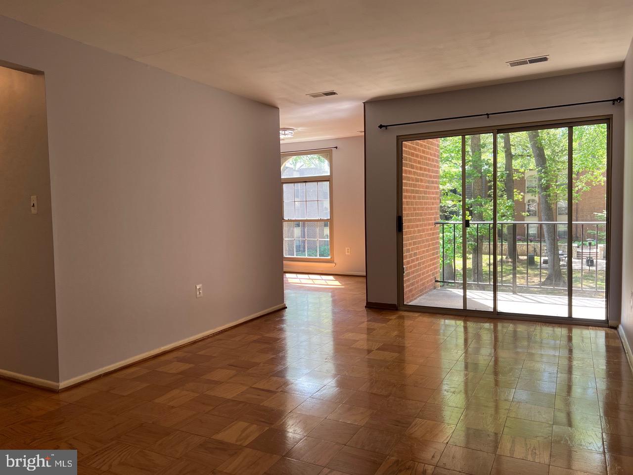WOODBURN VILLAGE - Residential Lease