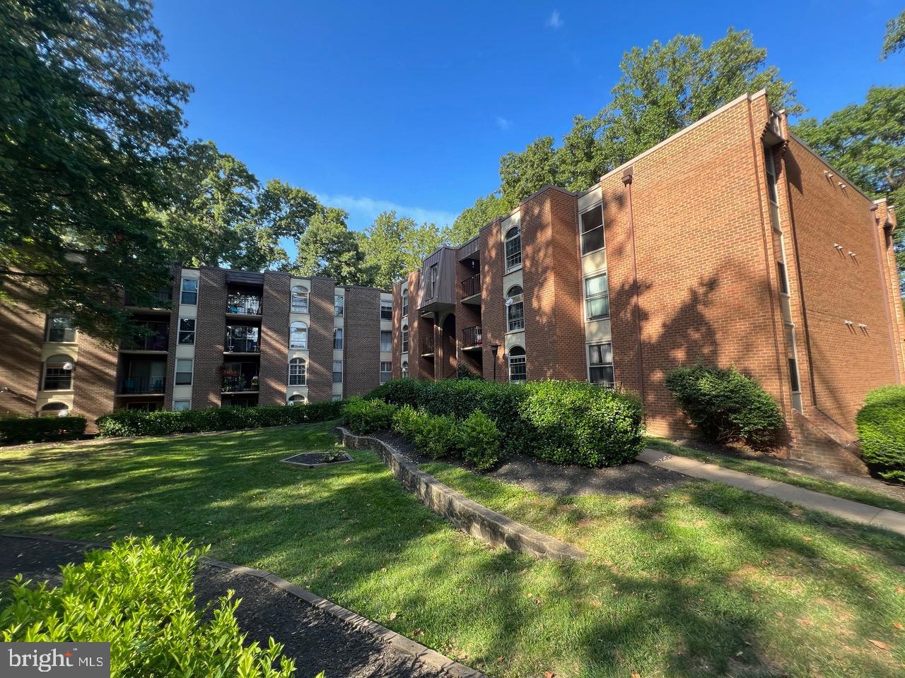 WOODBURN VILLAGE - Residential Lease