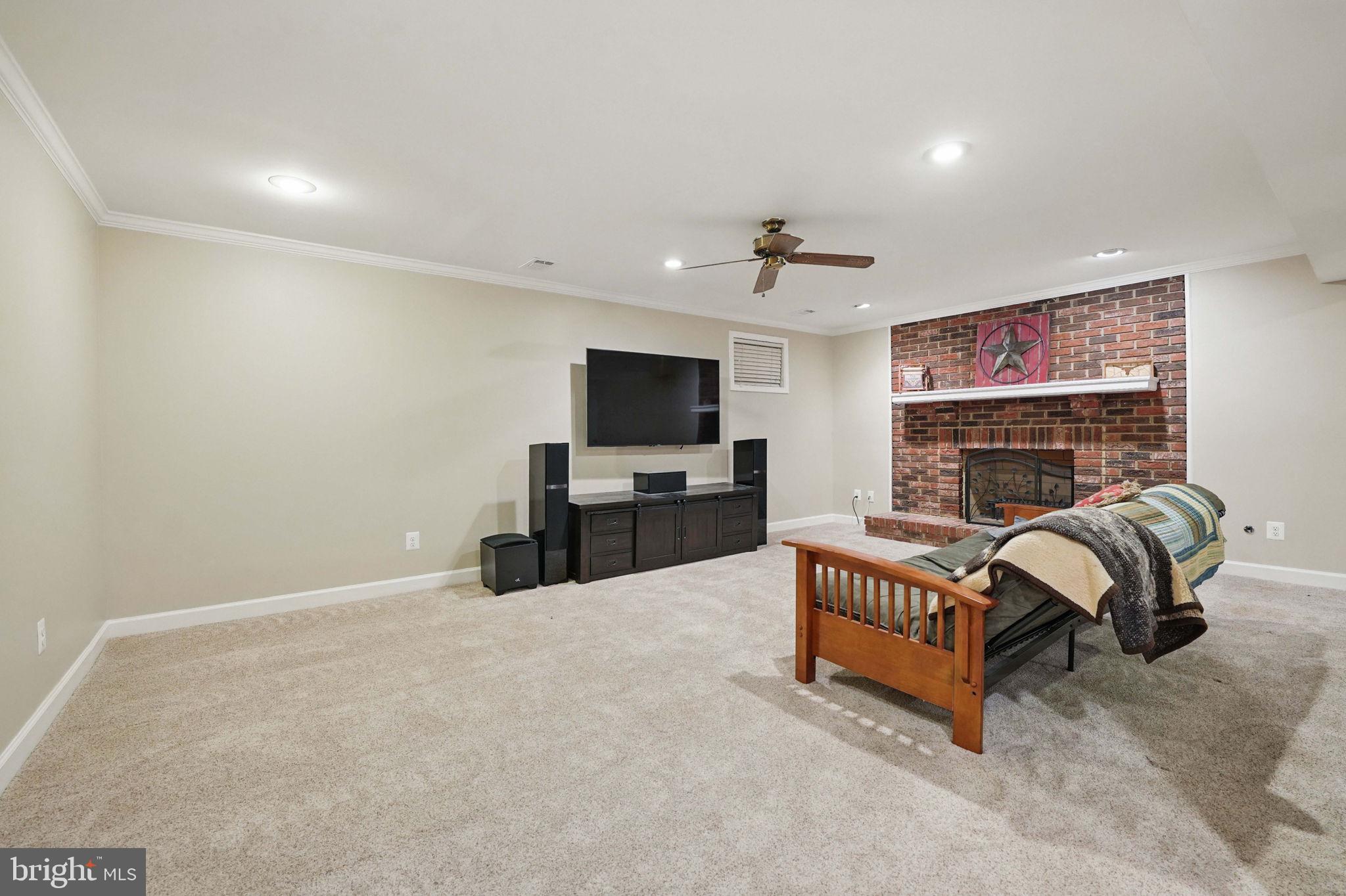 FAIRFAX STATION - Residential