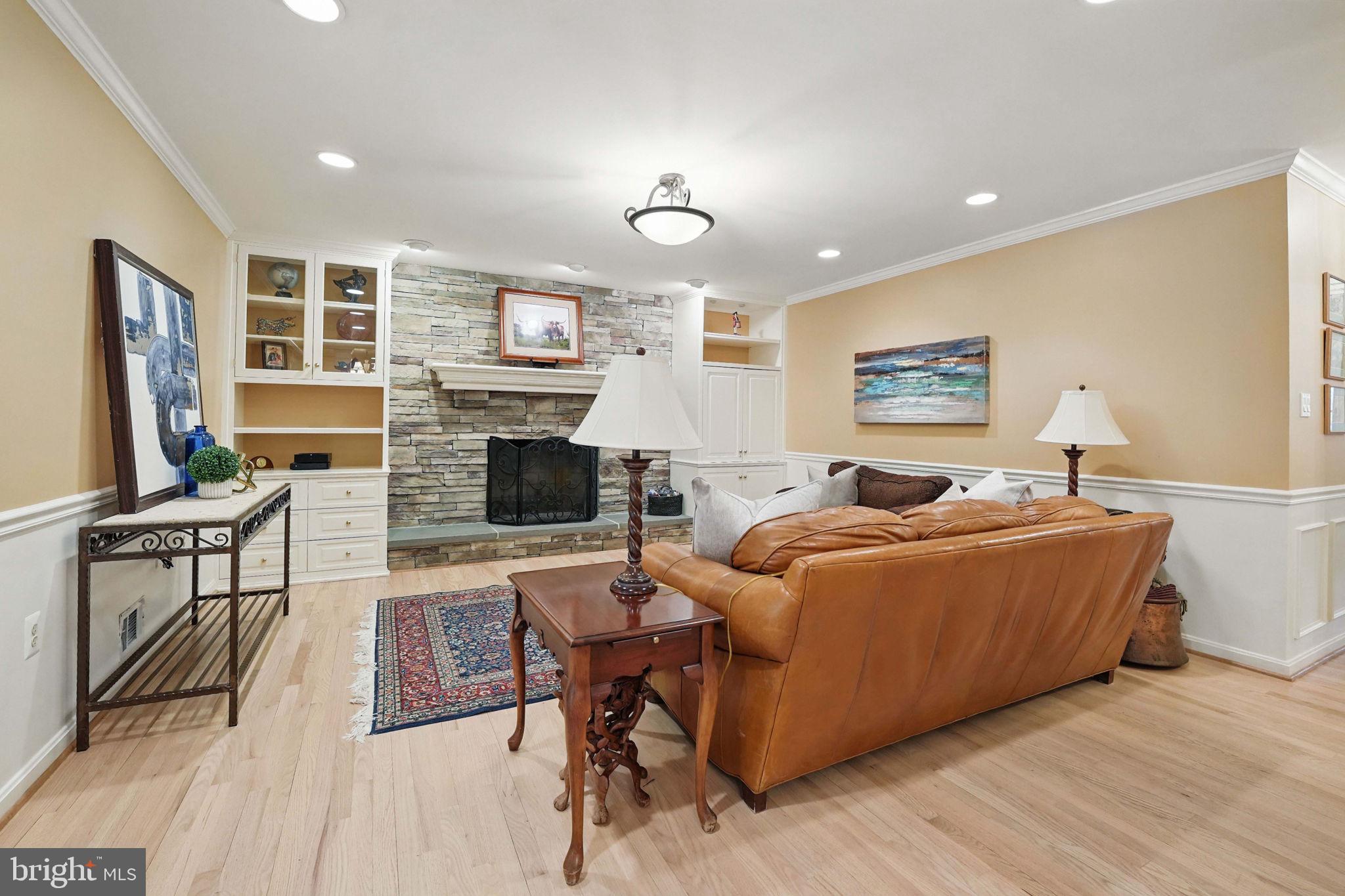 FAIRFAX STATION - Residential
