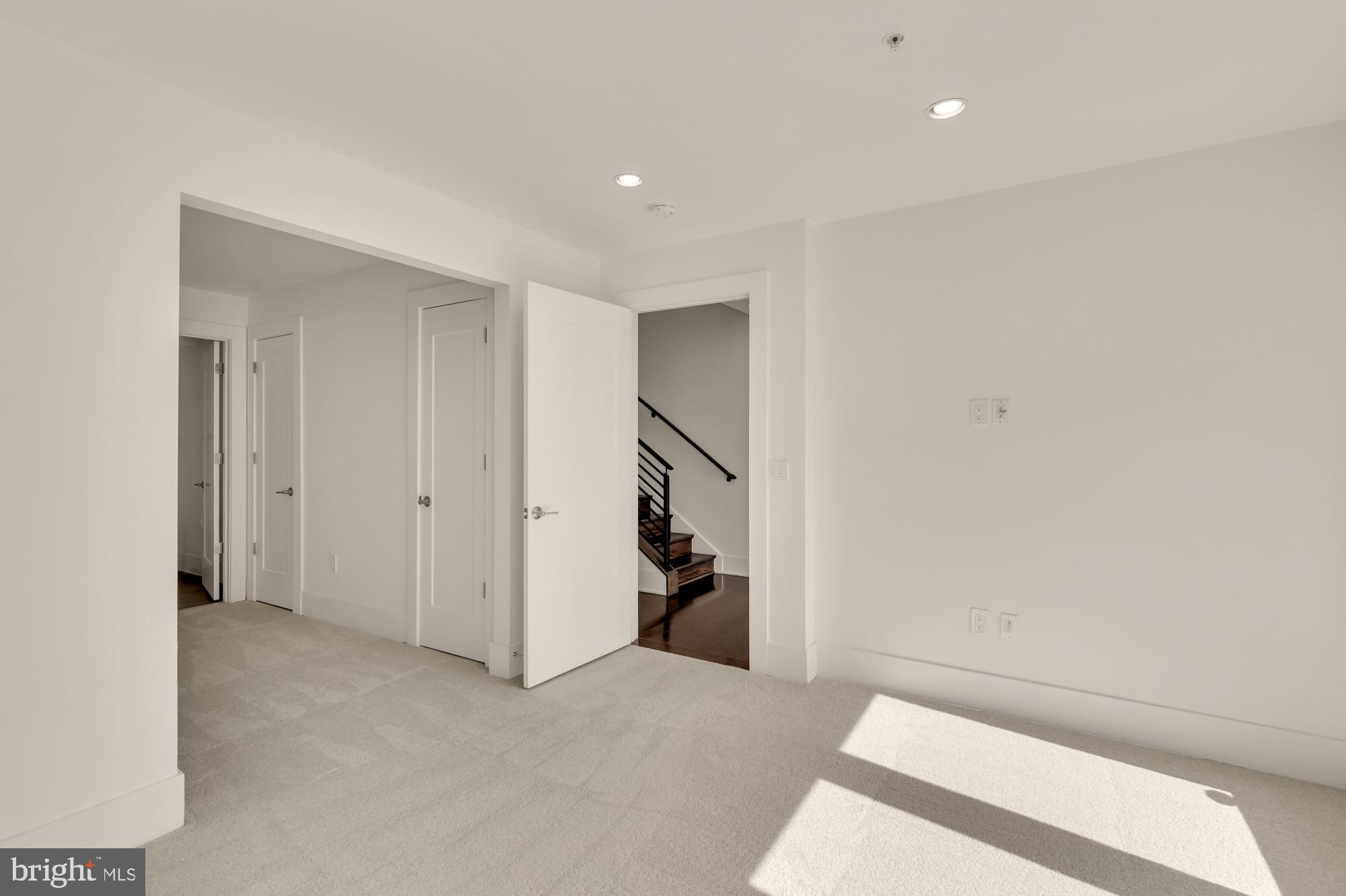 GROSVENOR HEIGHTS - Residential