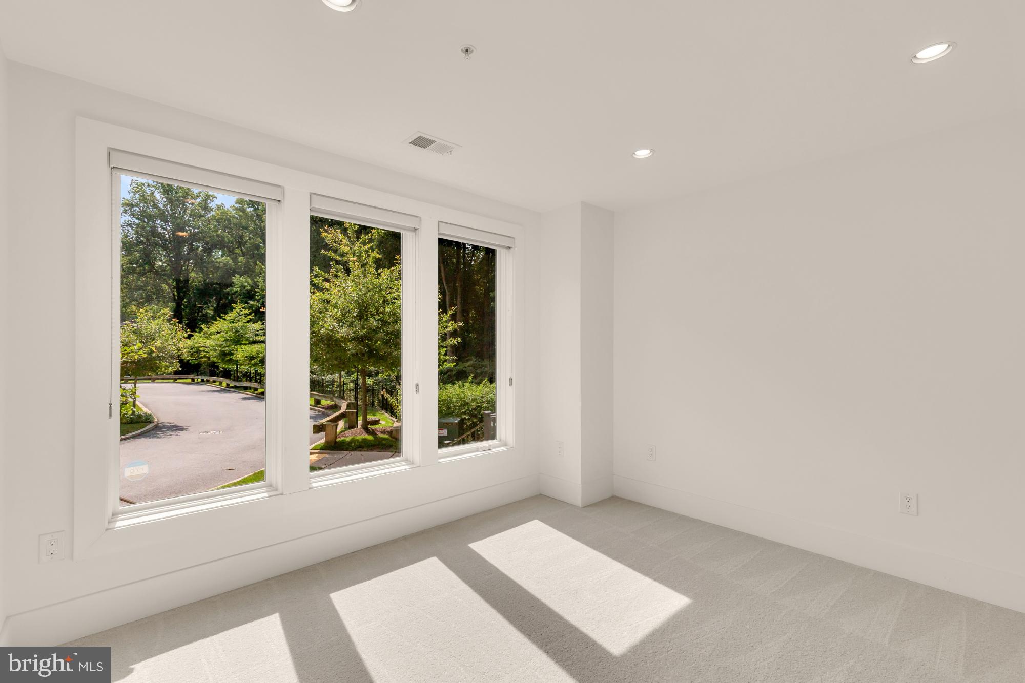 GROSVENOR HEIGHTS - Residential