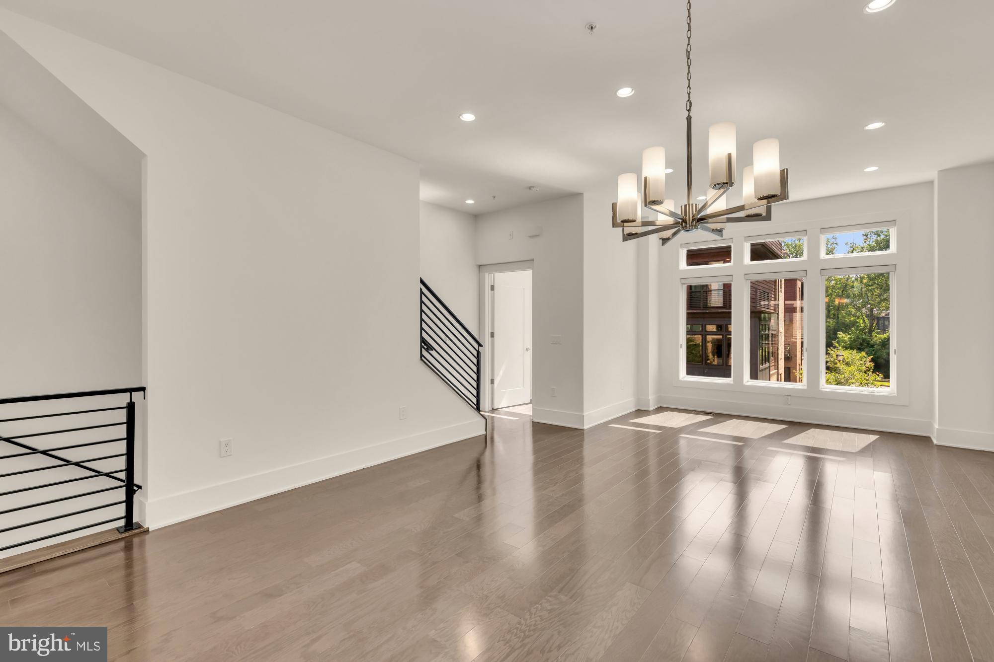 GROSVENOR HEIGHTS - Residential