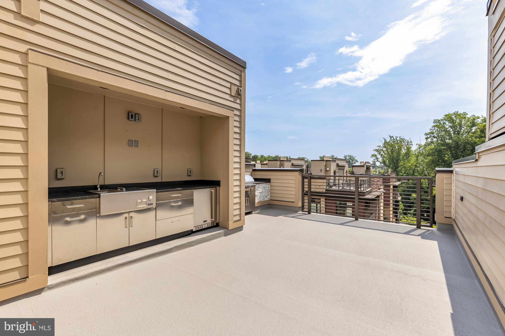 GROSVENOR HEIGHTS - Residential