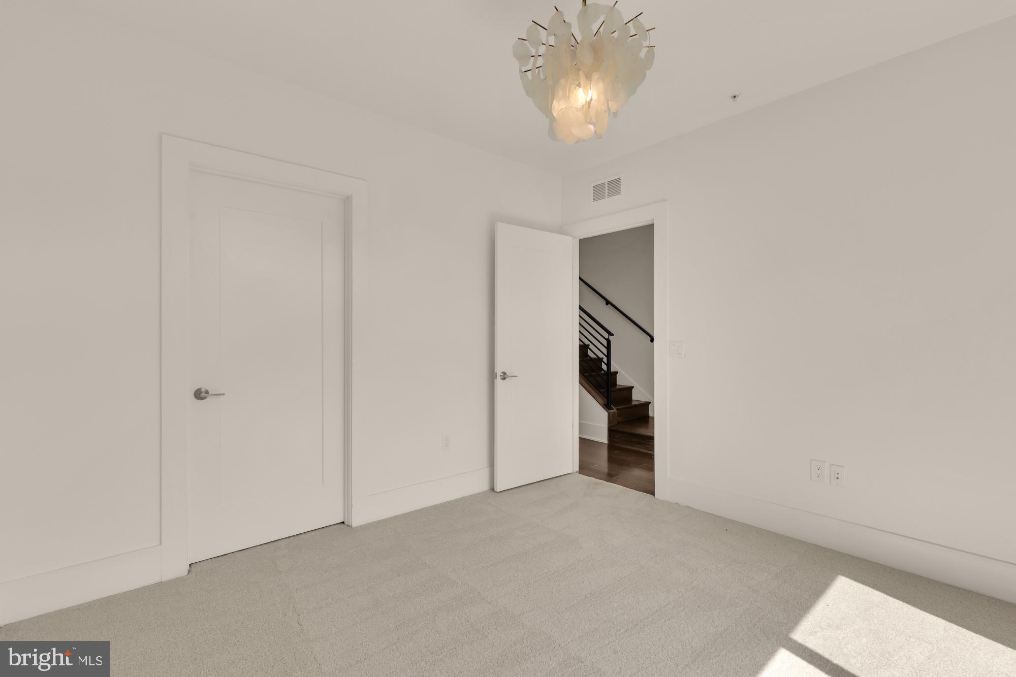 GROSVENOR HEIGHTS - Residential