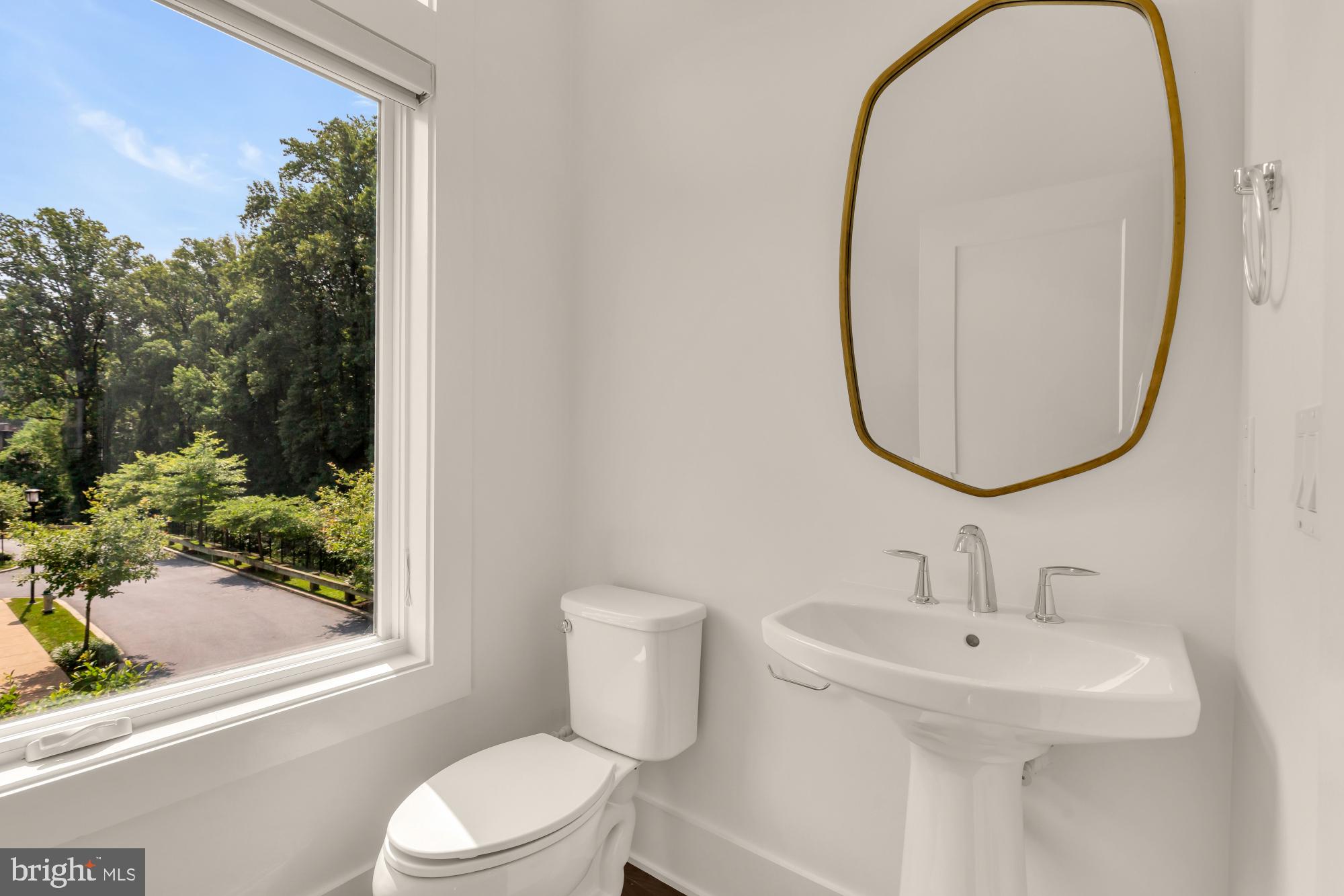 GROSVENOR HEIGHTS - Residential
