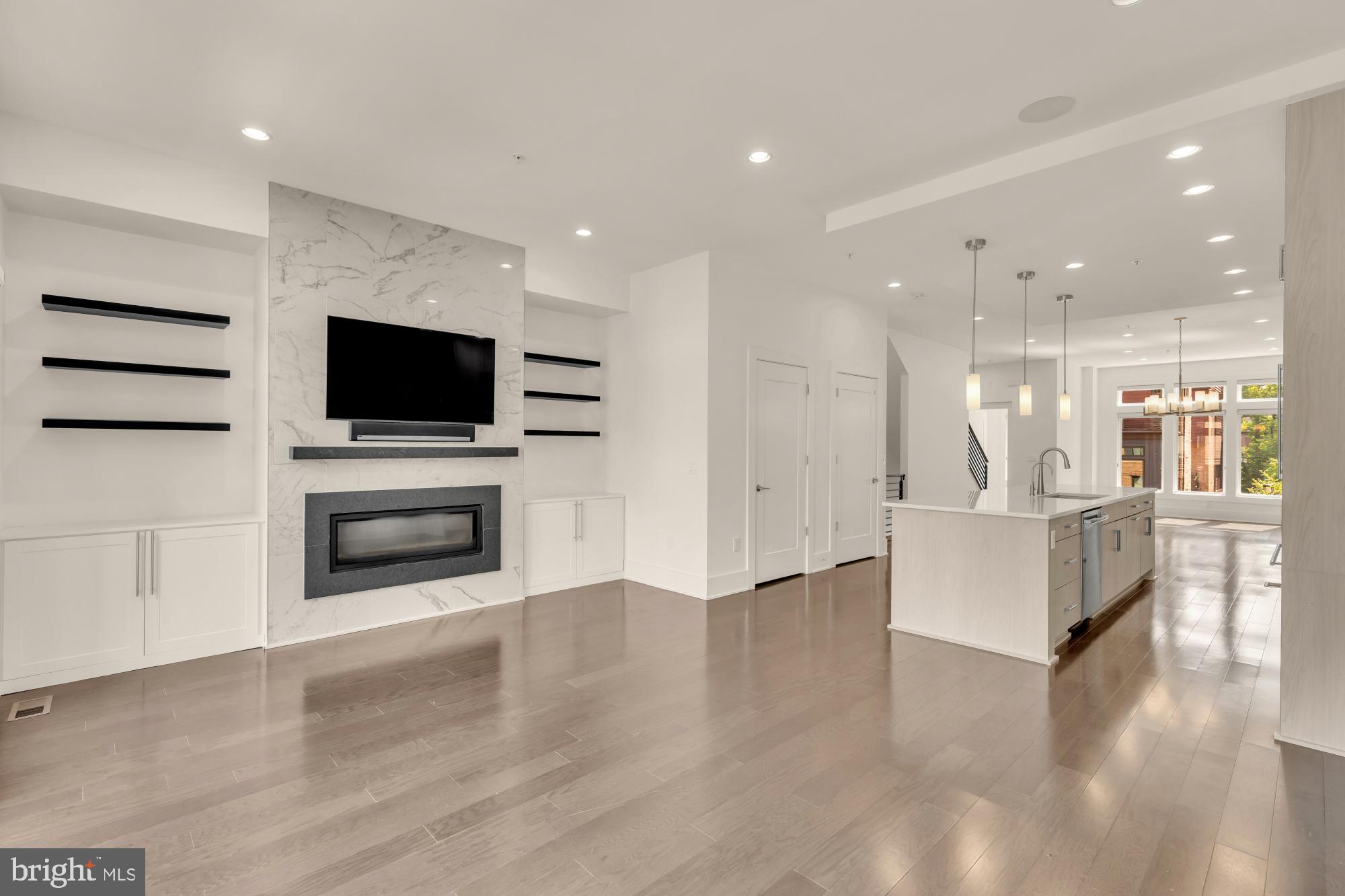 GROSVENOR HEIGHTS - Residential