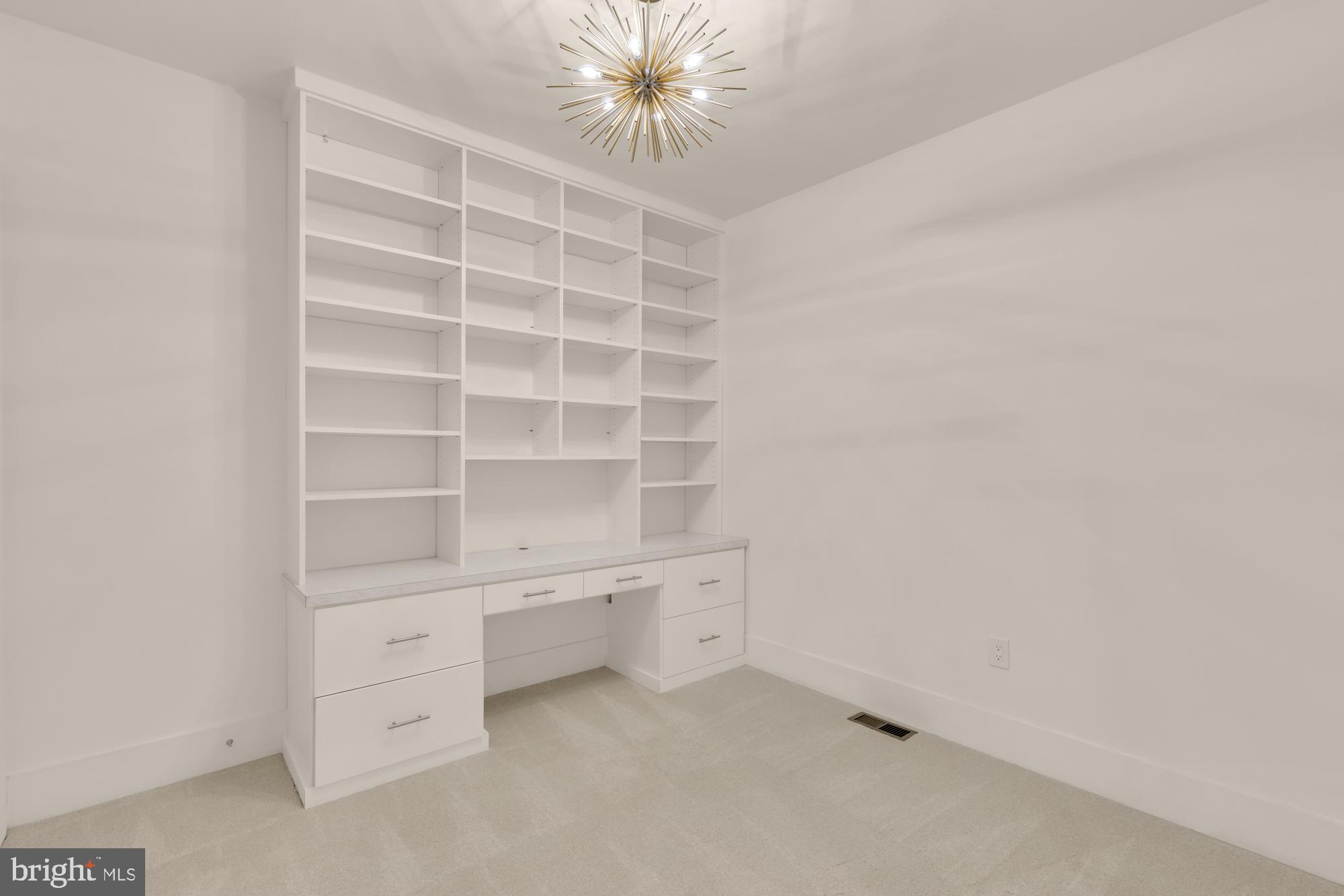 GROSVENOR HEIGHTS - Residential