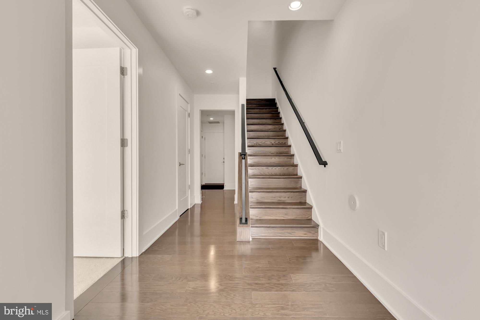 GROSVENOR HEIGHTS - Residential