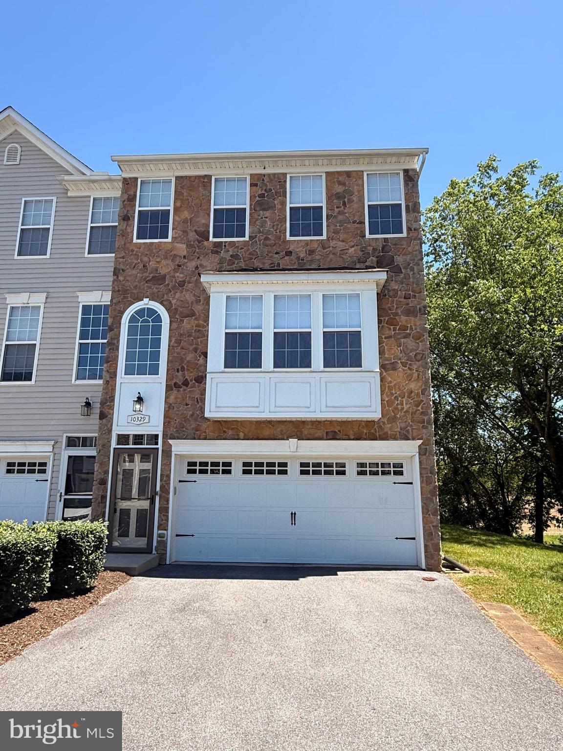 CARRIAGE HILL - Residential
