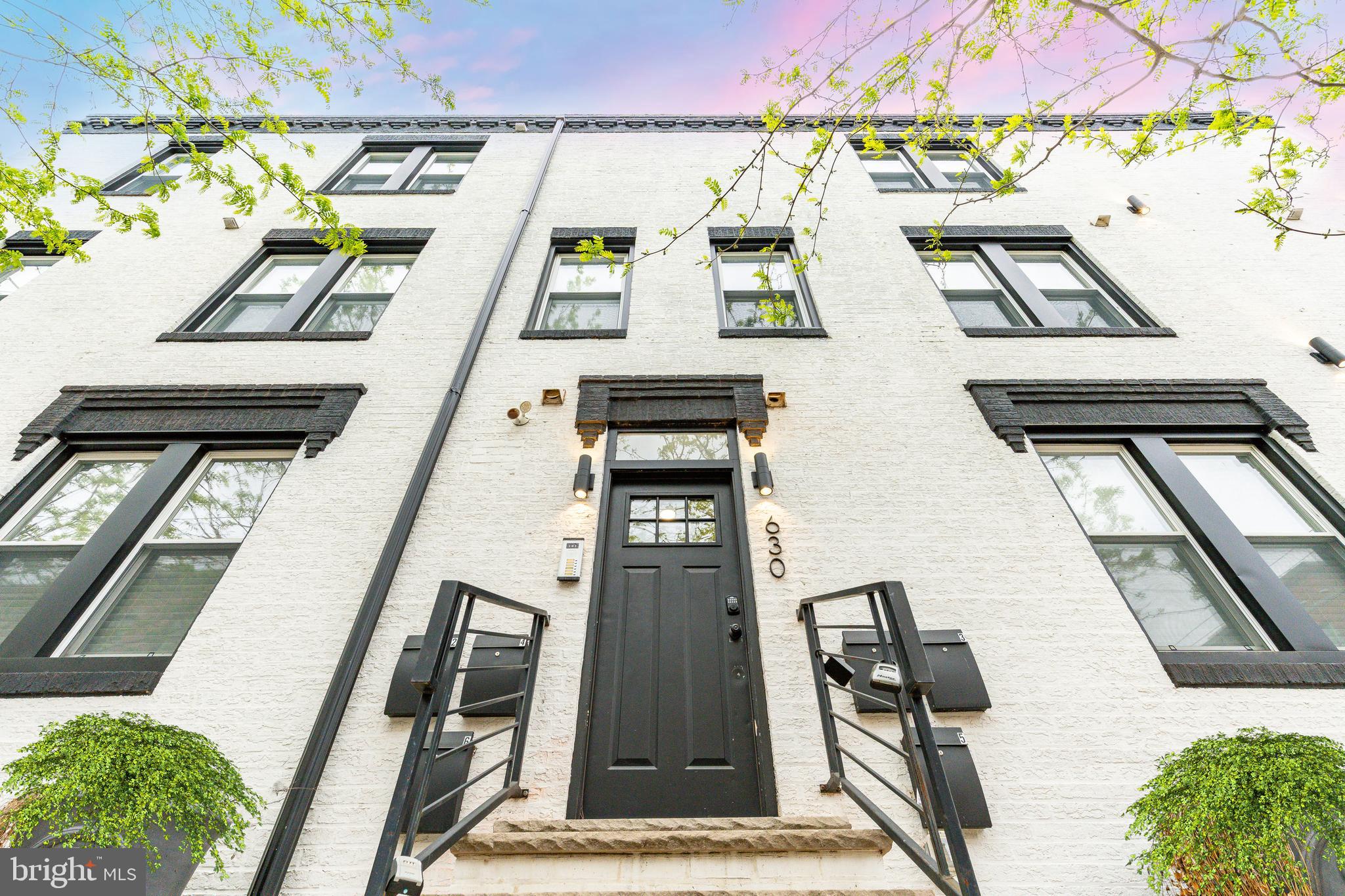 GRADUATE HOSPITAL - Commercial Sale