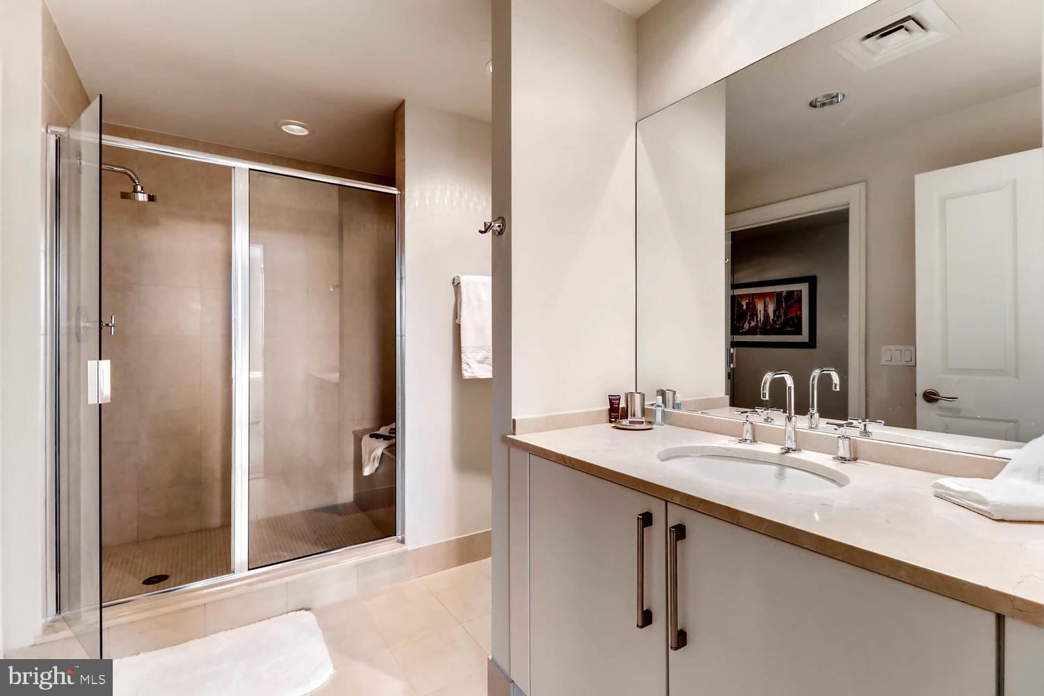 THE RITZ-CARLTON RESIDENCES - Residential Lease