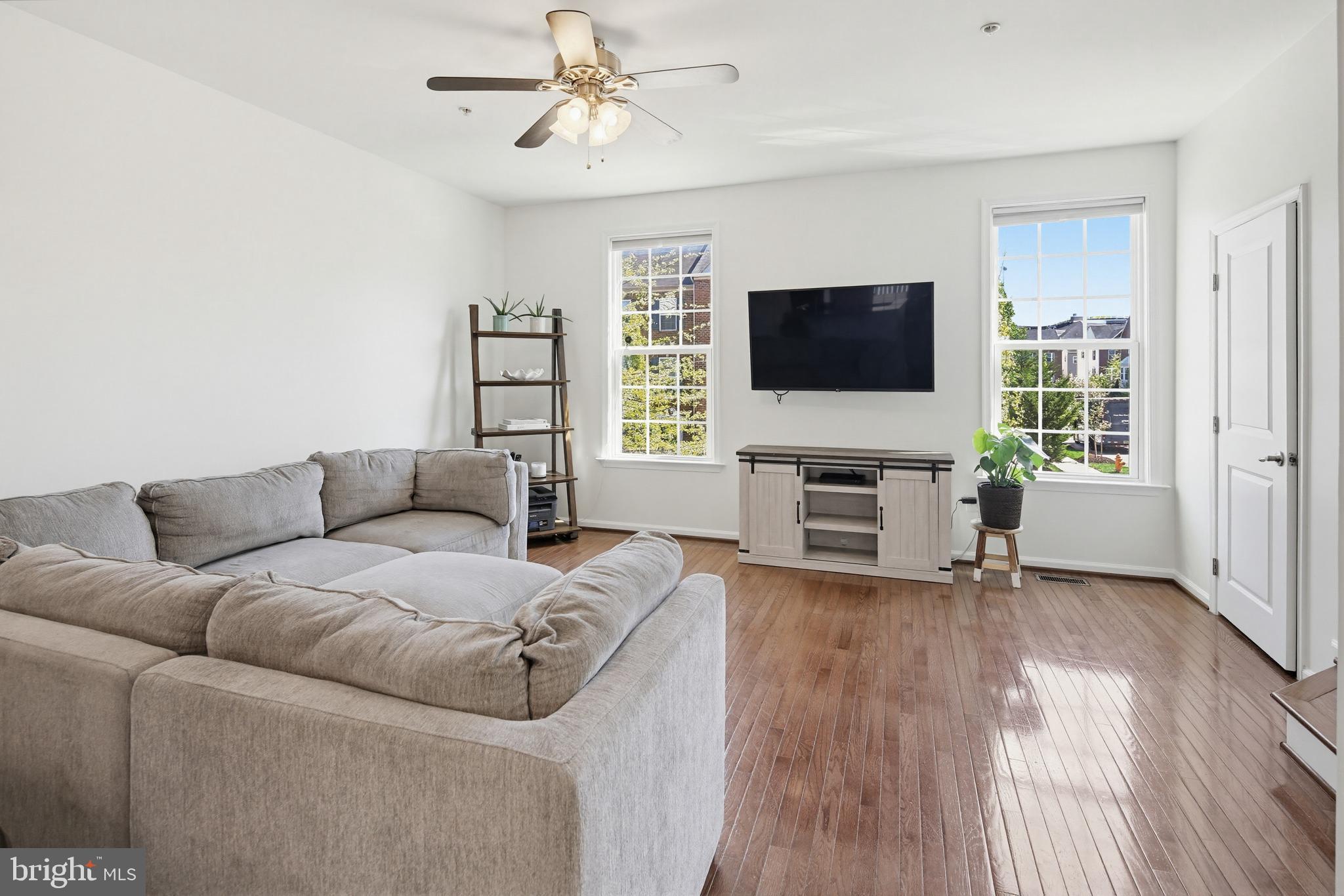 HOWARD SQUARE - Residential