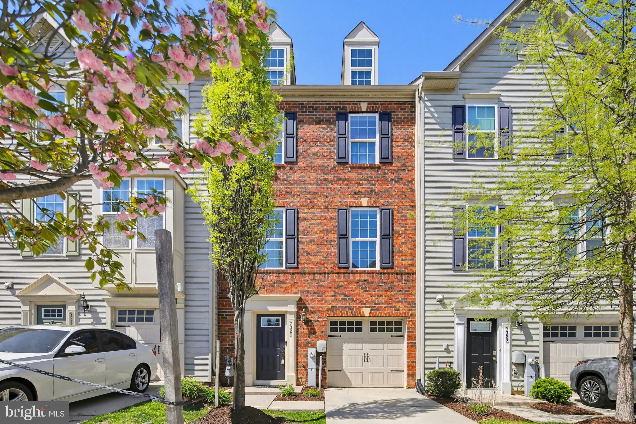 HOWARD SQUARE - Residential