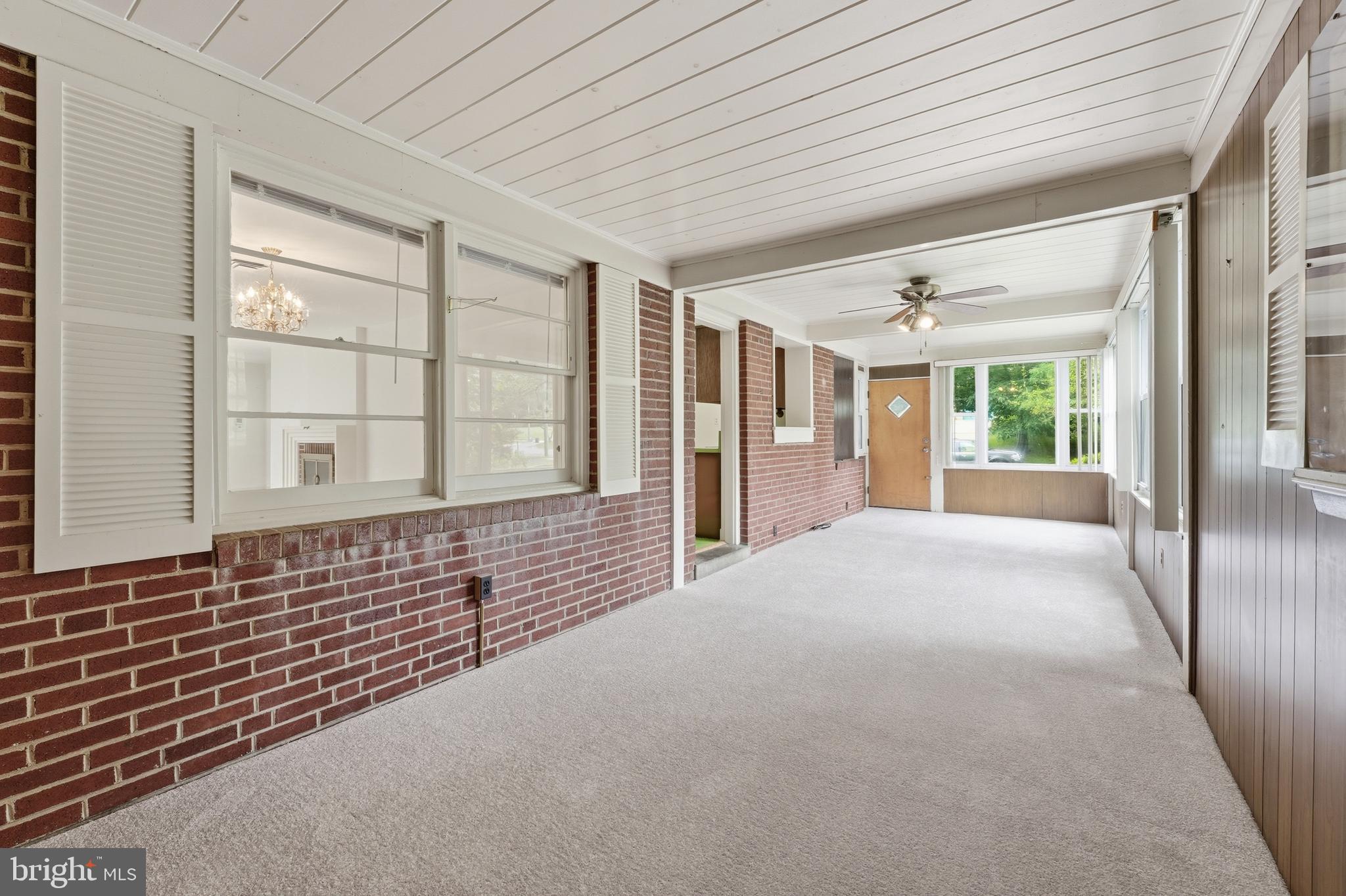 BURNT MILLS GAR-VILL - Residential