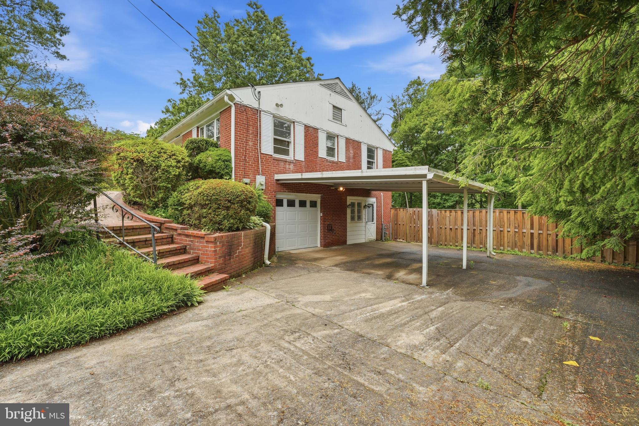 BURNT MILLS GAR-VILL - Residential