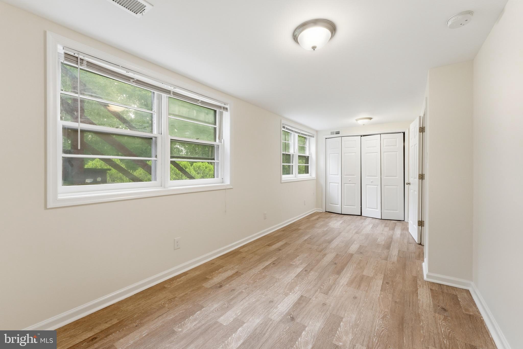 BURNT MILLS GAR-VILL - Residential