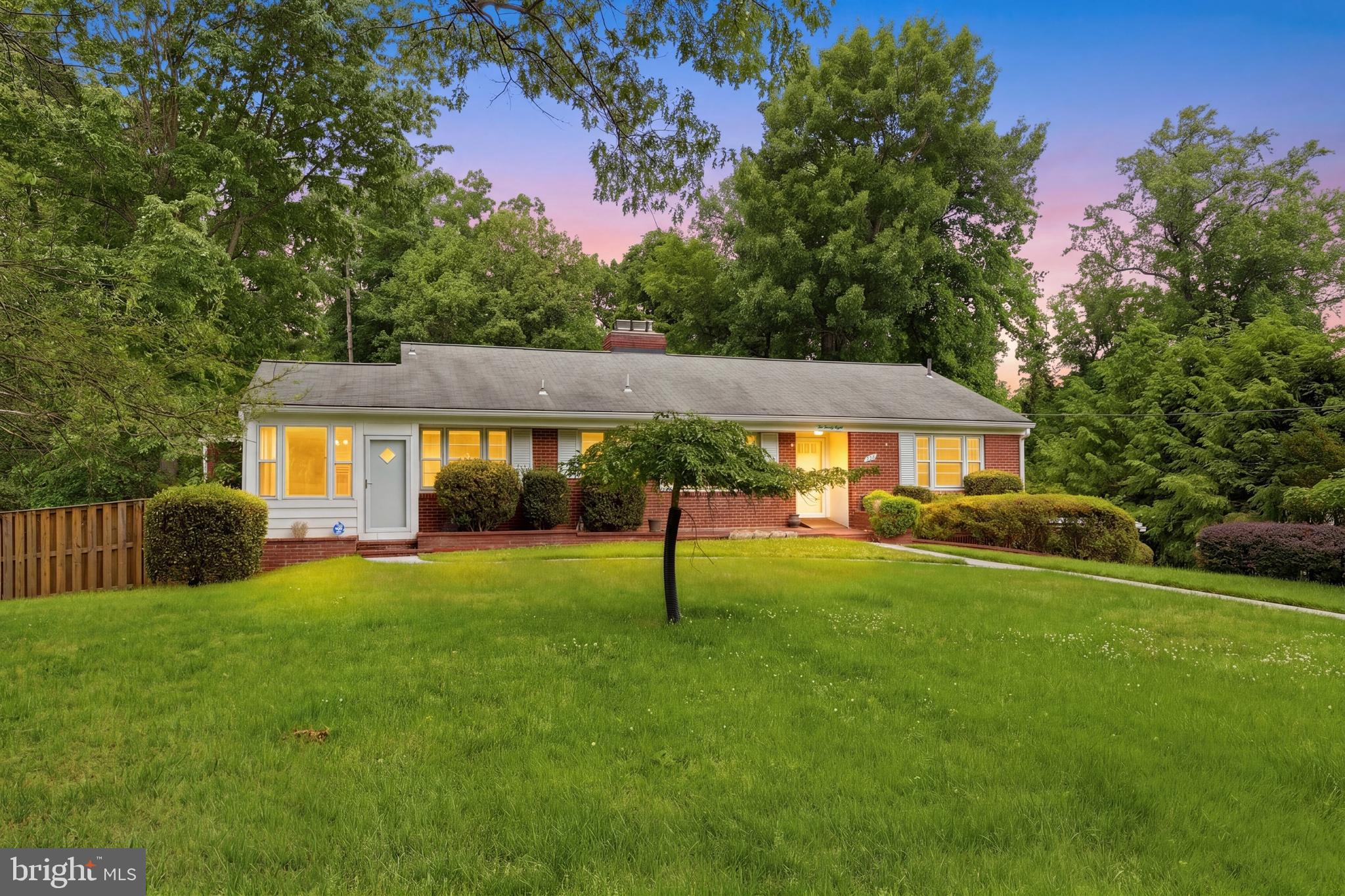 BURNT MILLS GAR-VILL - Residential