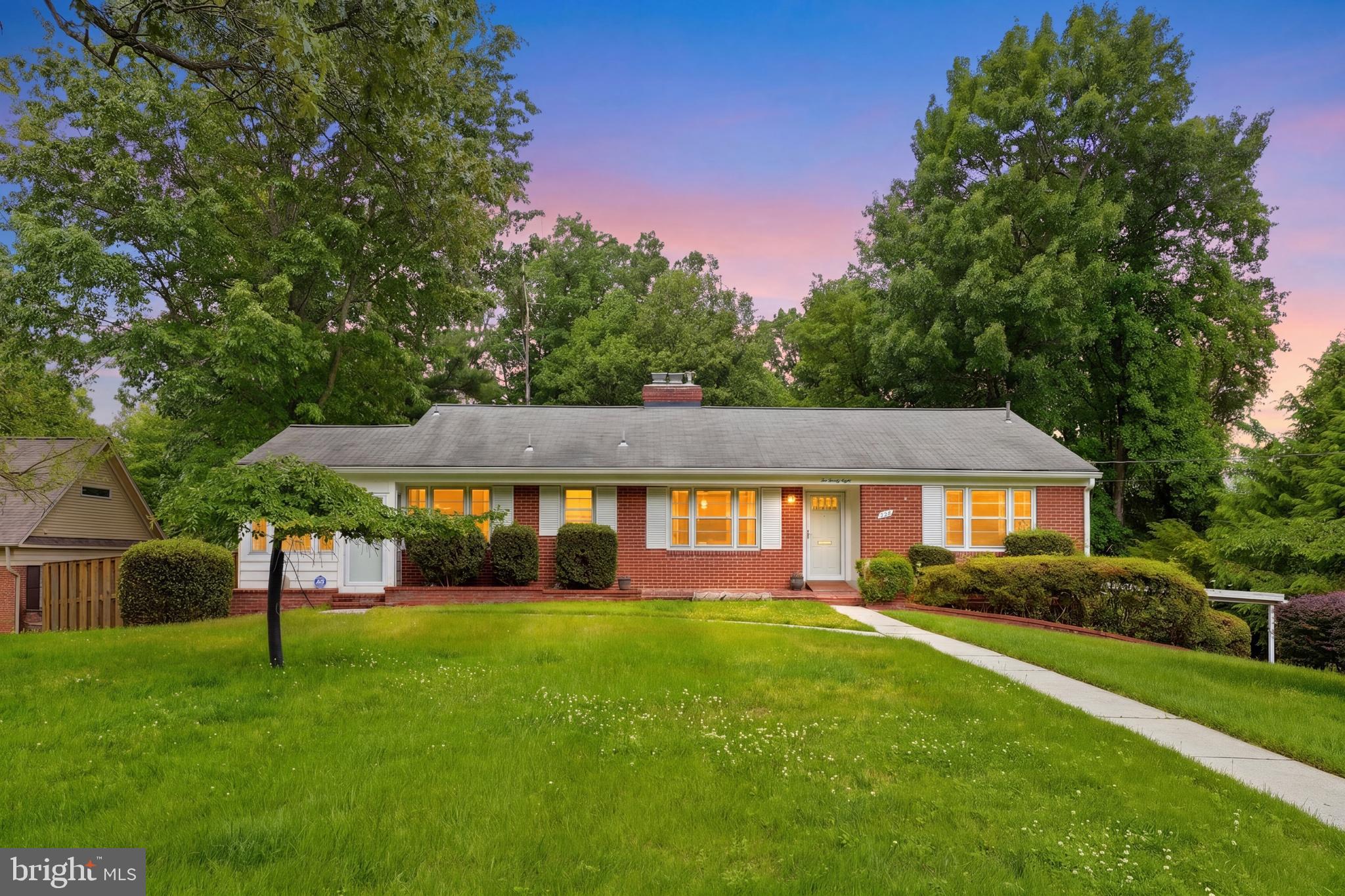 BURNT MILLS GAR-VILL - Residential