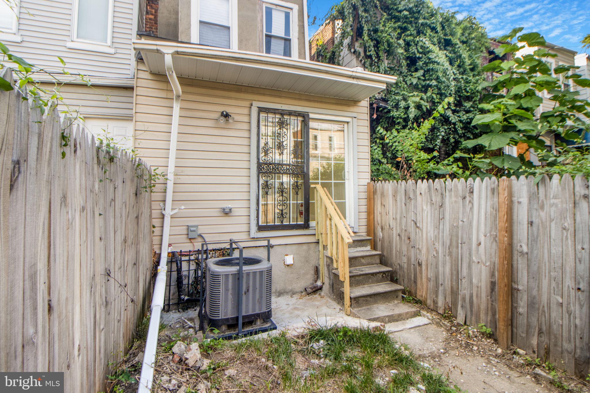 EAST BALTIMORE MIDWAY - Residential