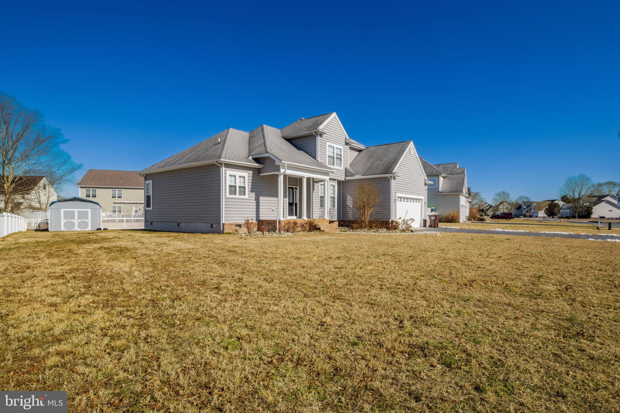 EAST FIELD - Residential