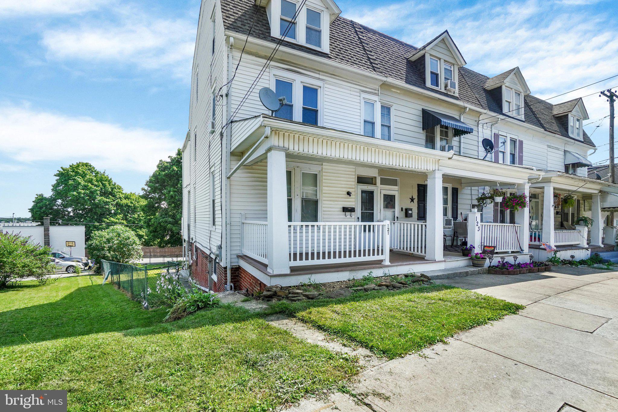 RED LION - Residential