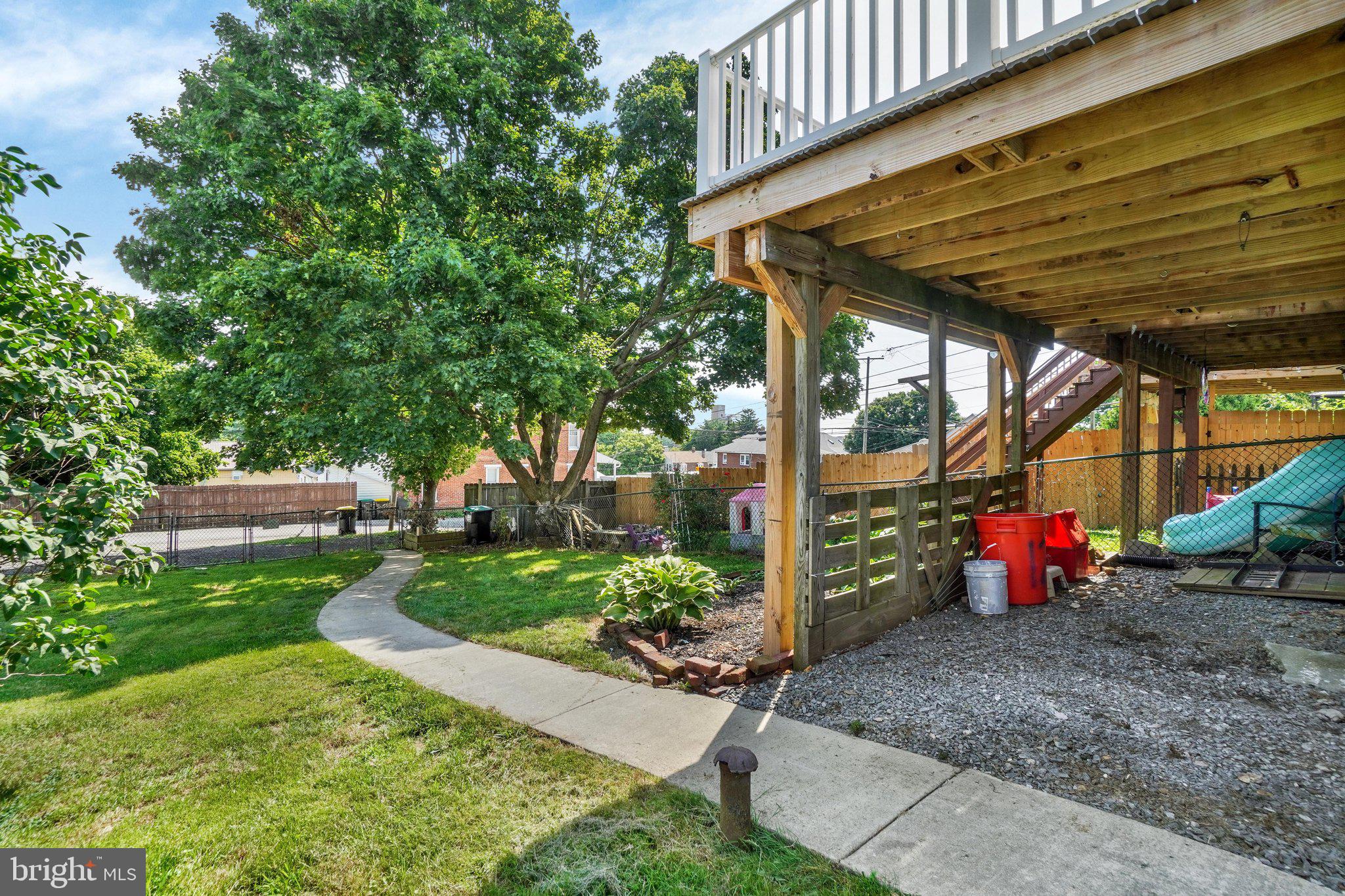 RED LION - Residential