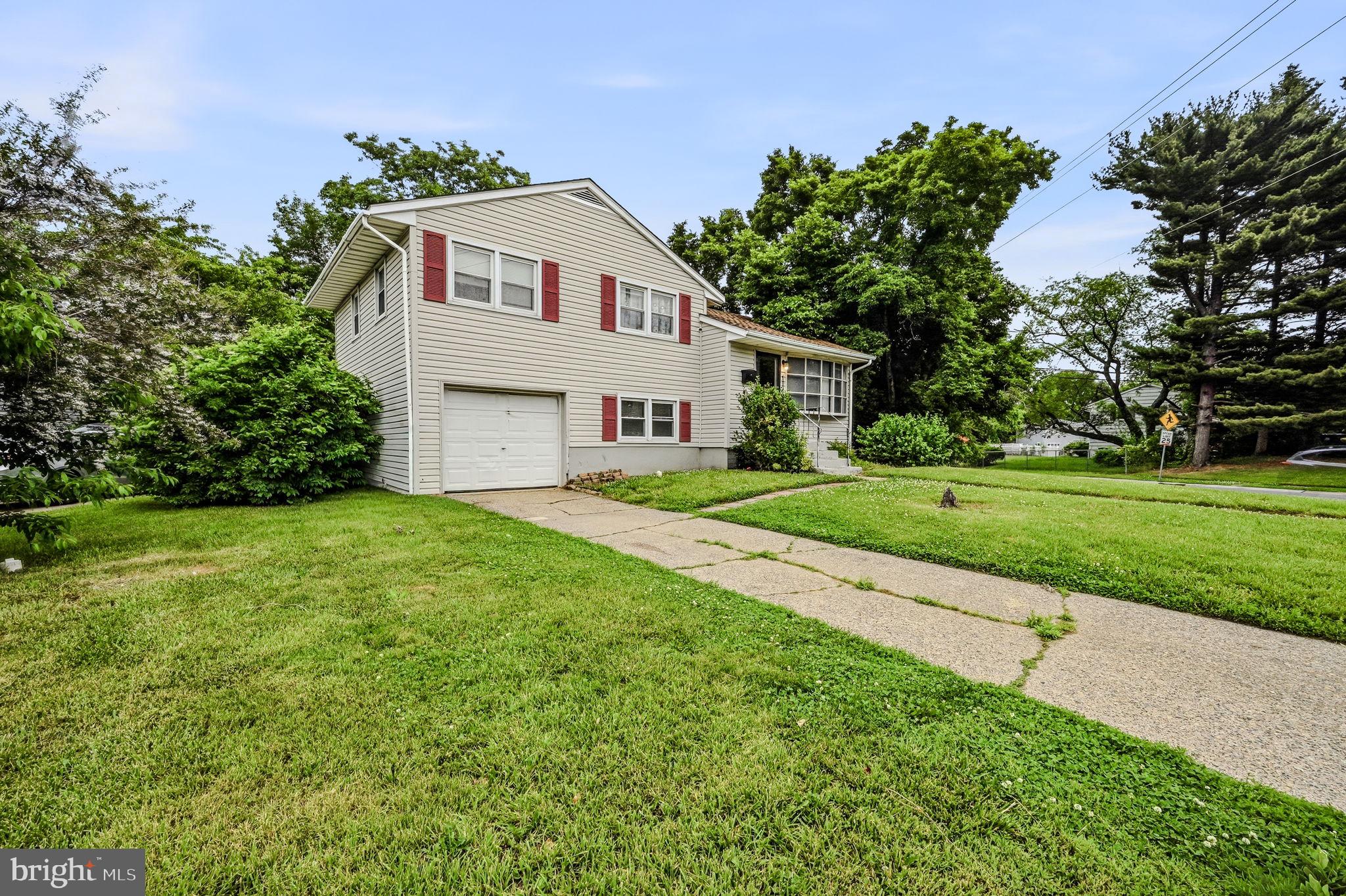 OVERVIEW GARDENS - Residential