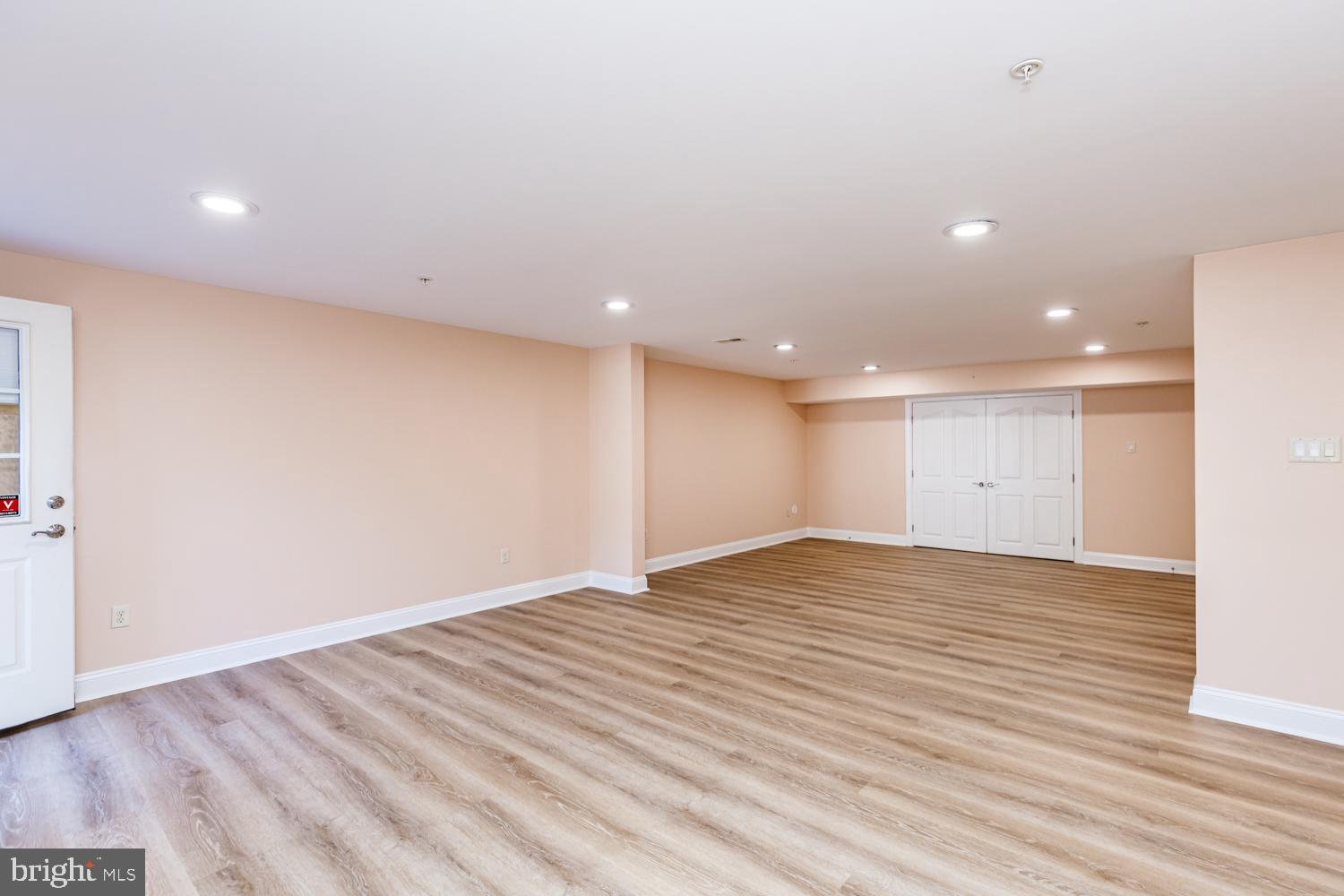 ENCLAVE AT ELLICOTT STATION - Residential