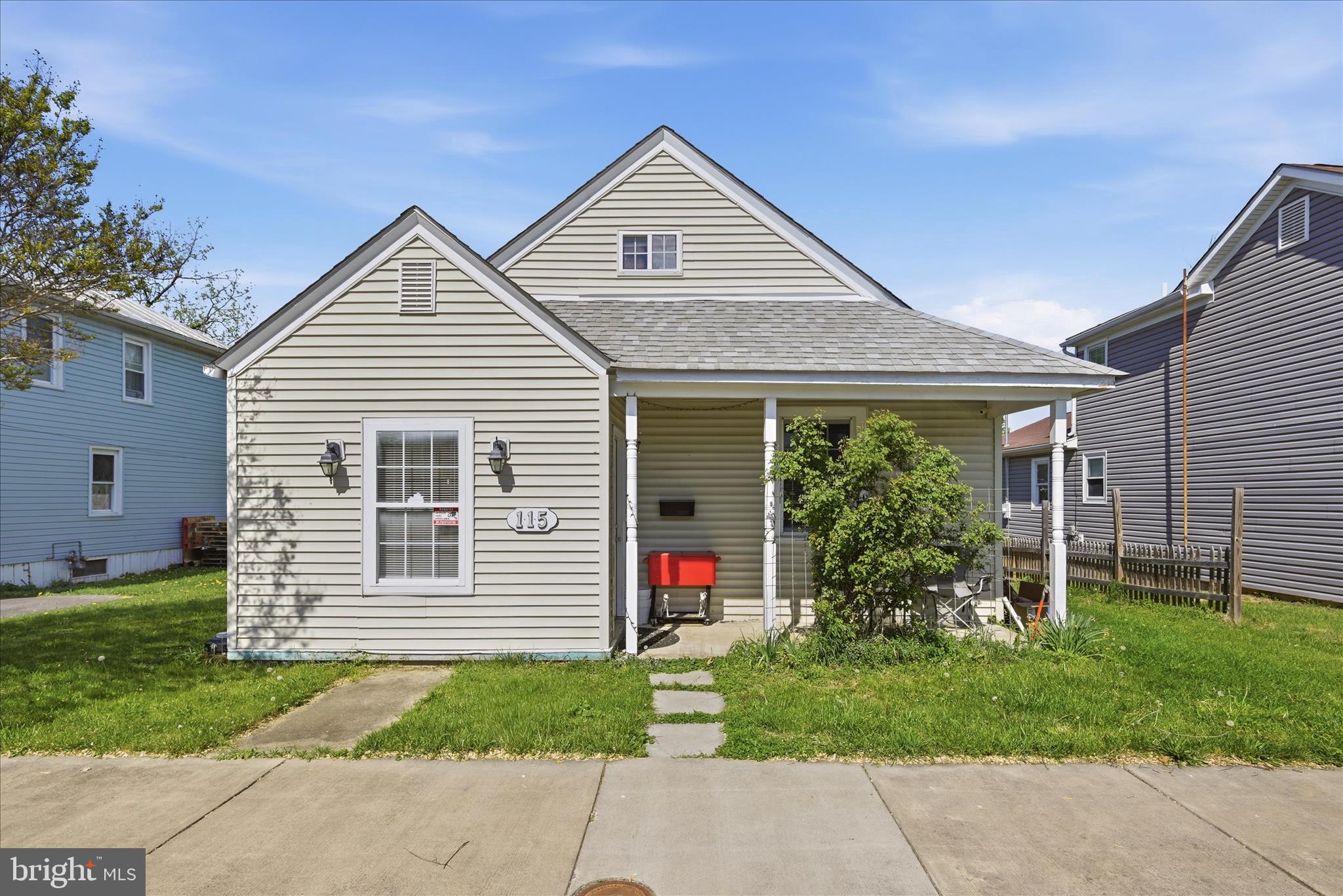 Don't miss this 3-bedroom, 3 full-bath bungalow in a prime location! Just minutes from vibrant downtown shopping and dining, and a short walk to Jim Barnett park. The park includes a dog park, swimming pool, and pickleball  courts. This home offers the ideal combination of convenience, charm, and access to outdoor amenities. New roof installed in 2018. Great investment opportunity! Currently tenant-occupied, offering immediate rental income for the next owner. Spacious layout and strong potential make this a great addition to any portfolio.