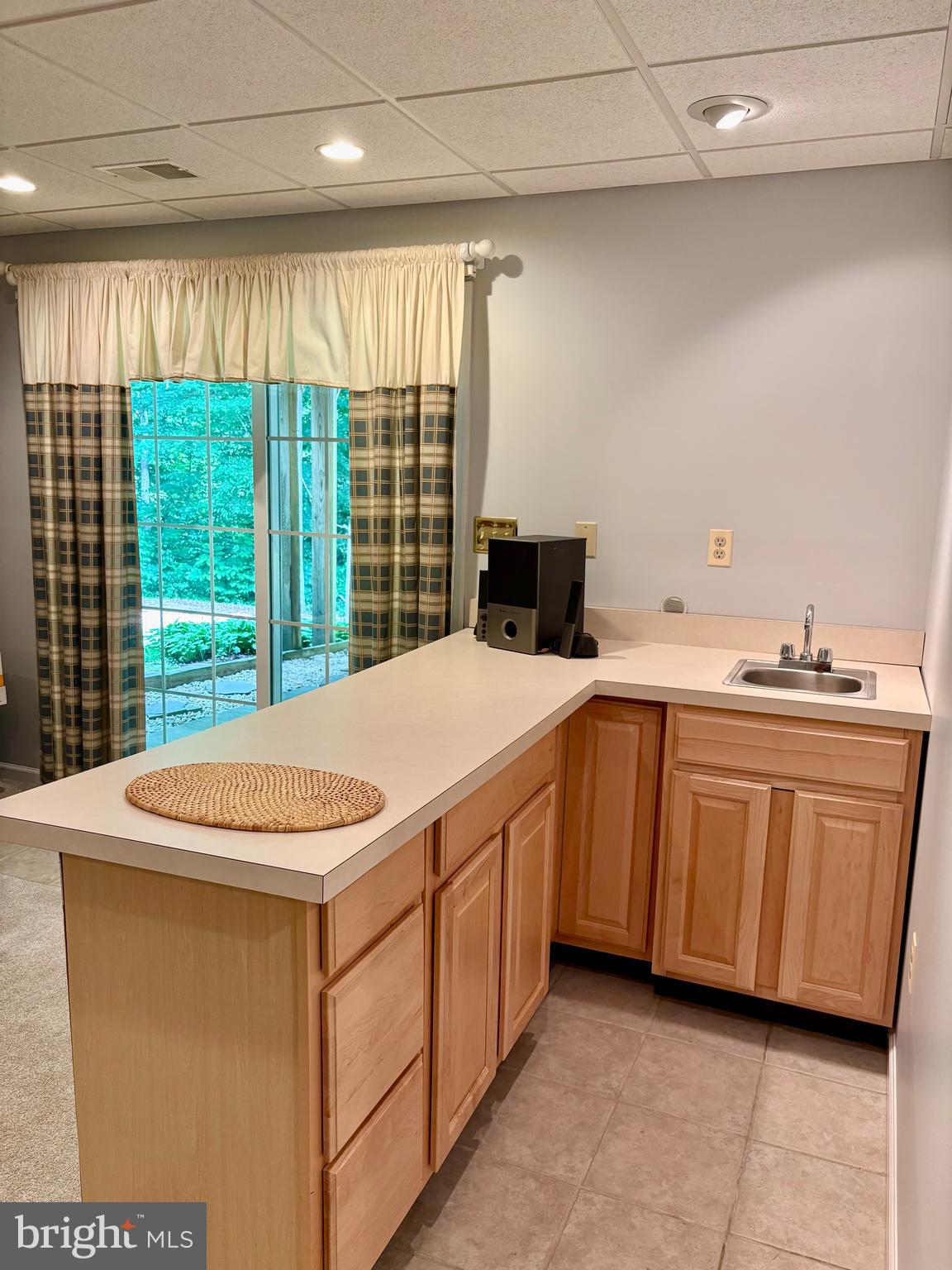 BREEZY KNOLL ESTATES - Residential